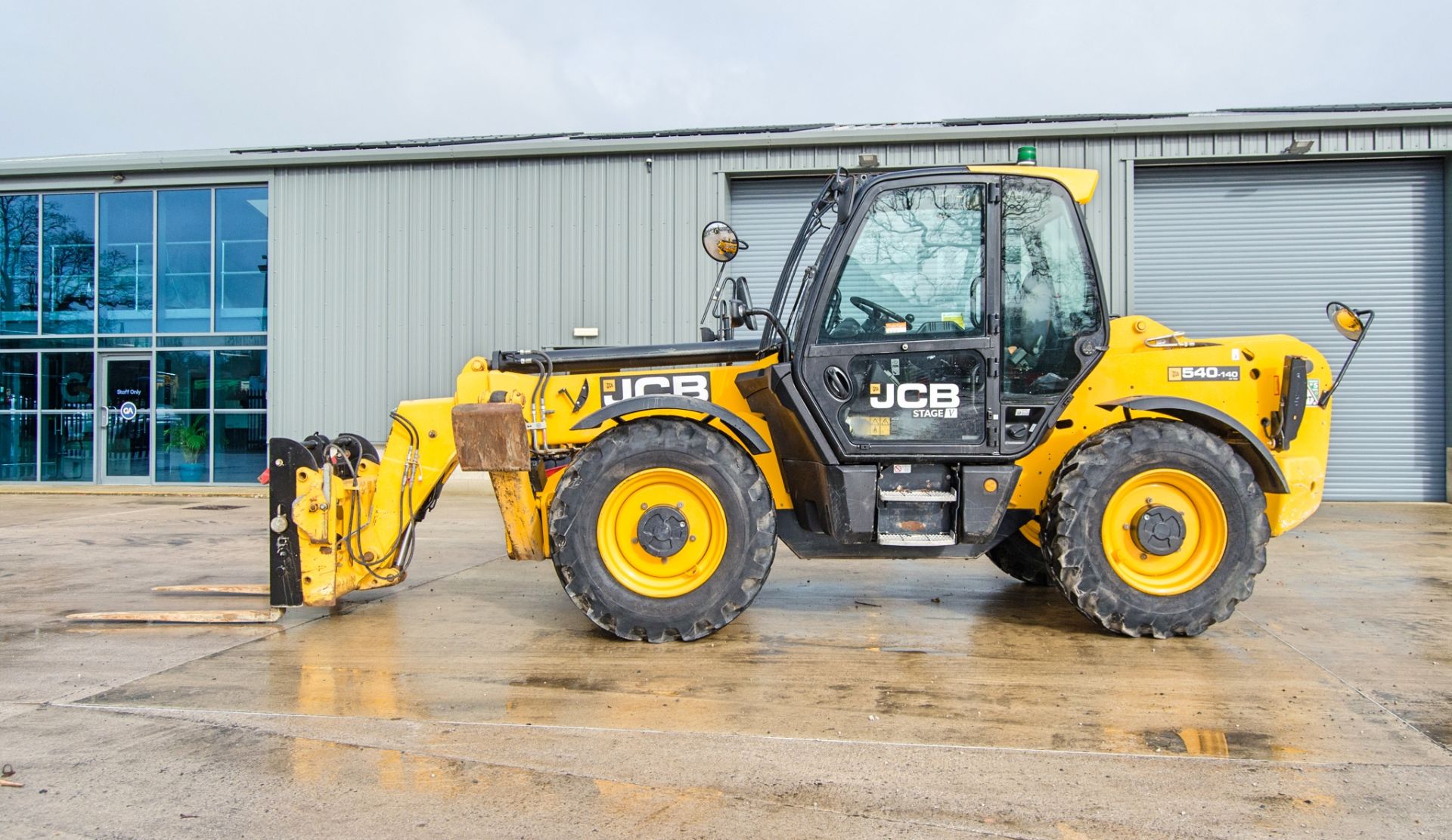 JCB 540-140 Hi-Viz Stage V 14 metre telescopic handler Year: 2021 S/N: 3084895 Recorded Hours: - Image 7 of 26
