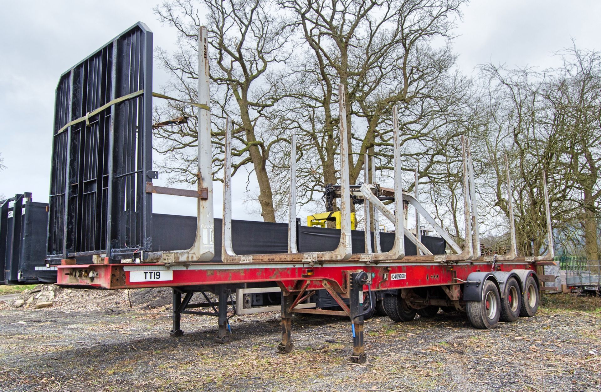 SDC 13.1 metre tri-axle skeletal log trailer Year: 2016 Reg/Ident No: C409060 VIN: SDCSK435300141648
