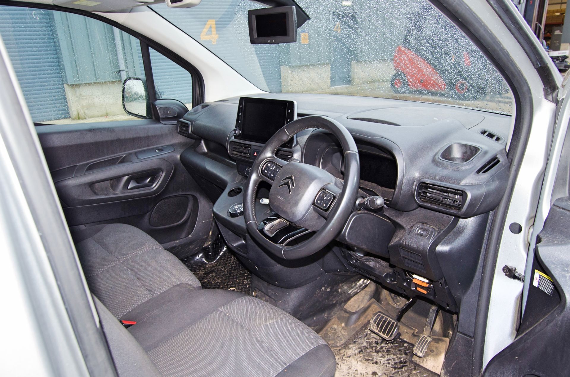 Citroen Berlingo Pro BHDi 1499cc diesel automatic panel van Registration Number: PE71 EOL Date of - Image 17 of 32