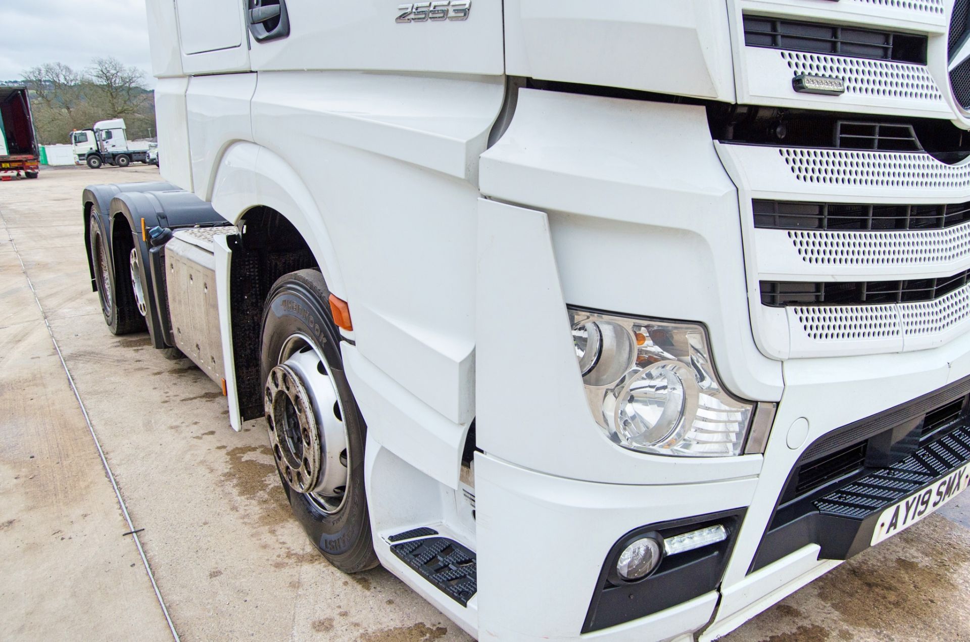 Mercedes Benz 2553 6x2 12,809cc diesel automatic tractor unit Registration Number: AY19 SMX Date - Image 9 of 31