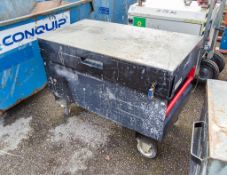 Armorgard Tuffbank steel tool store c/w keys EXP5617