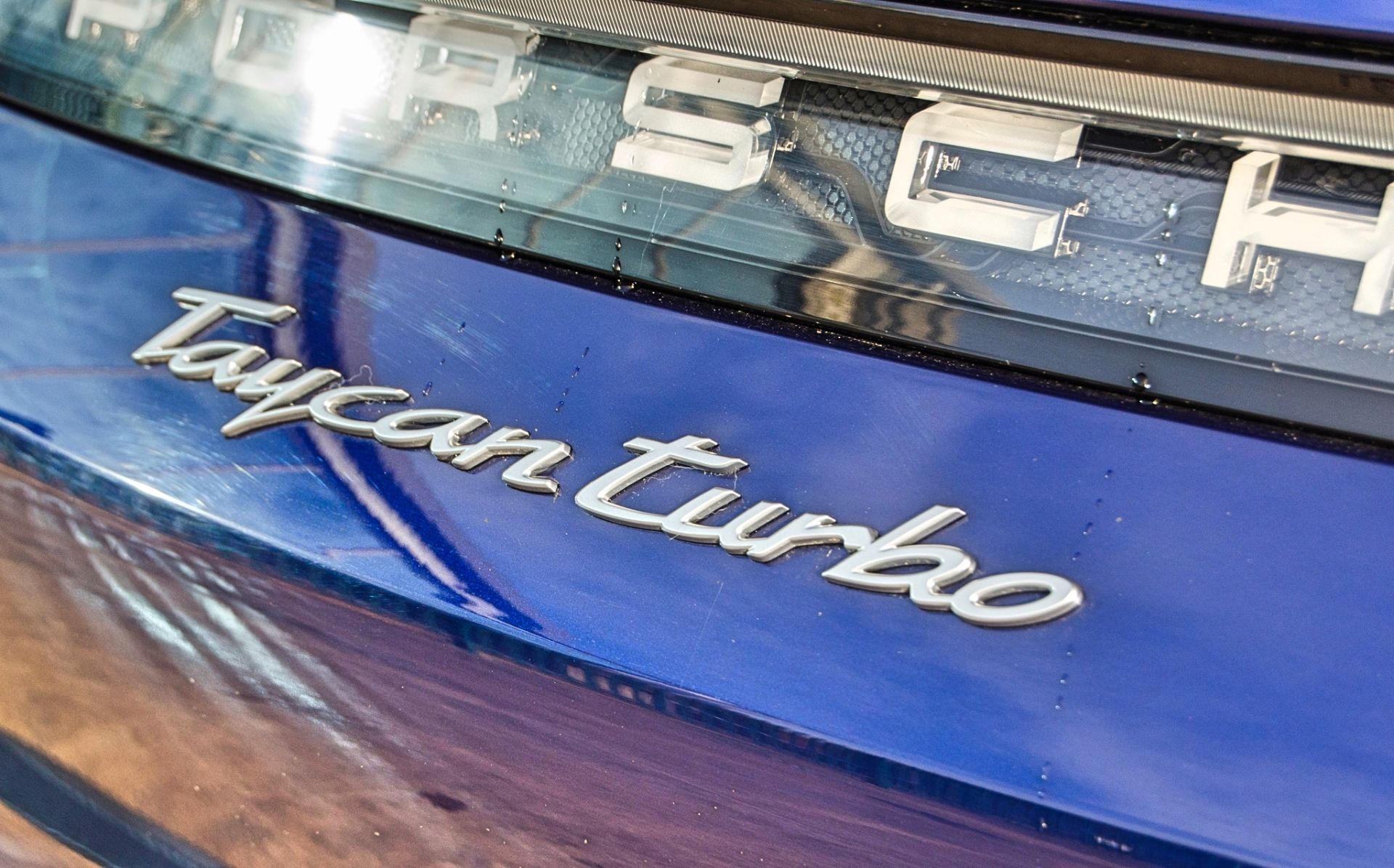 2023 Porsche Taycan Turbo Cross Turismo 500KW 93KWH electric automatic 5 seat hatchback - Image 17 of 40