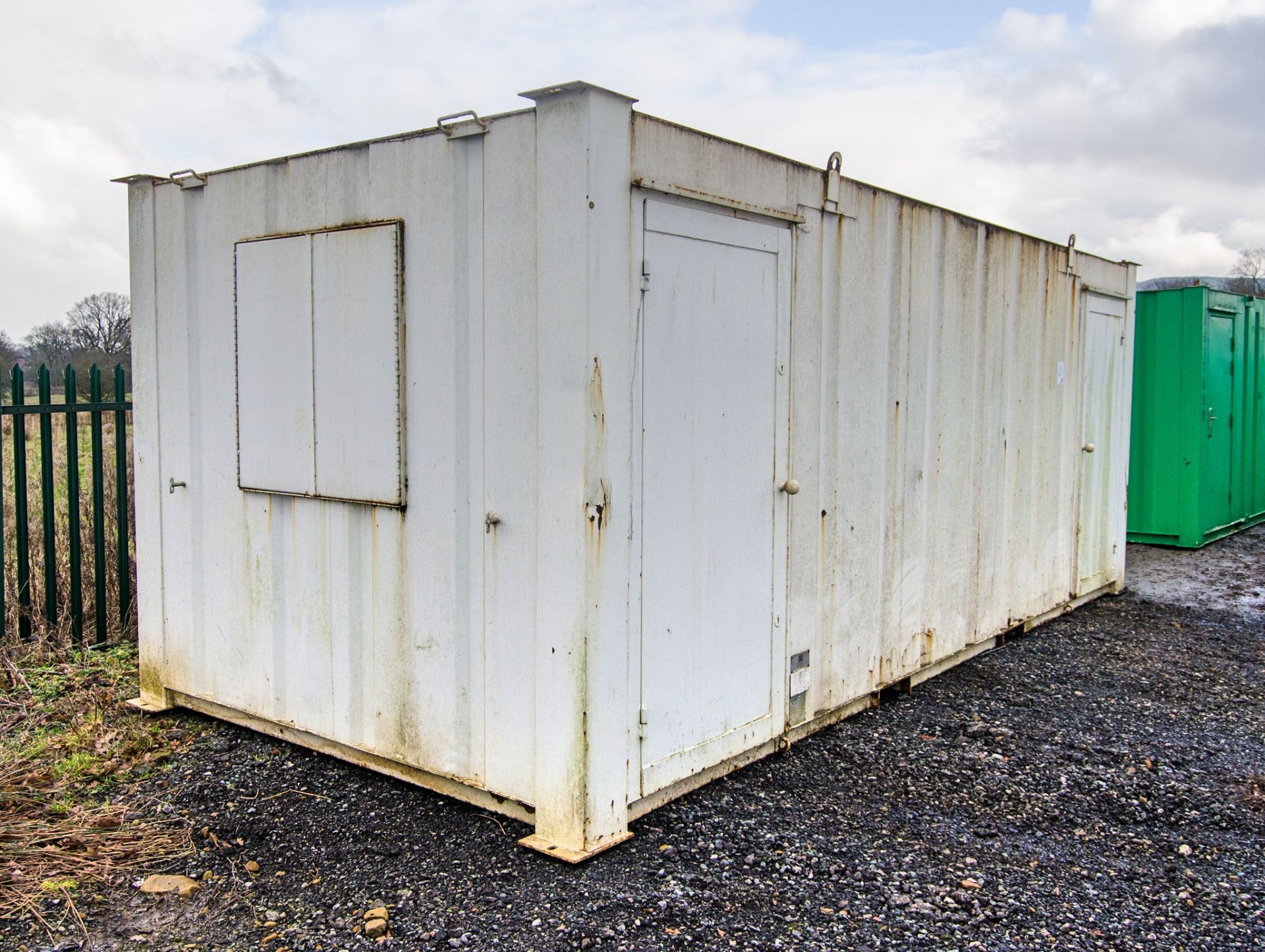 21ft x 9ft steel anti-vandal welfare site unit Comprising of: Canteen area, drying room, toilet & - Image 2 of 10