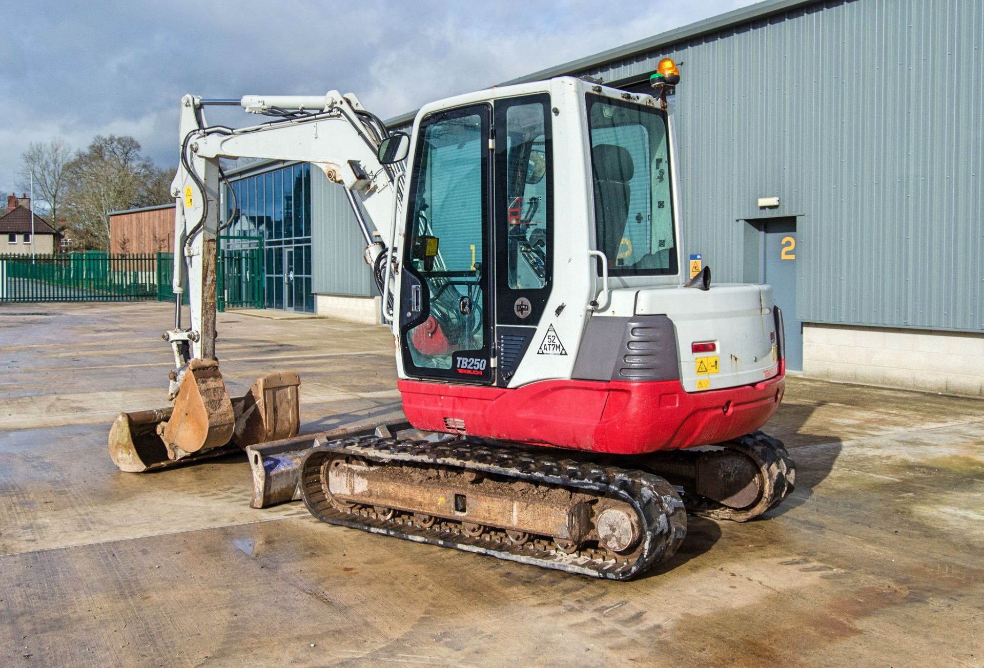 Takeuchi TB250 5 tonne rubber tracked excavator Year: 2018 S/N: 125005975 Recorded Hours: 5236 ( - Image 3 of 27