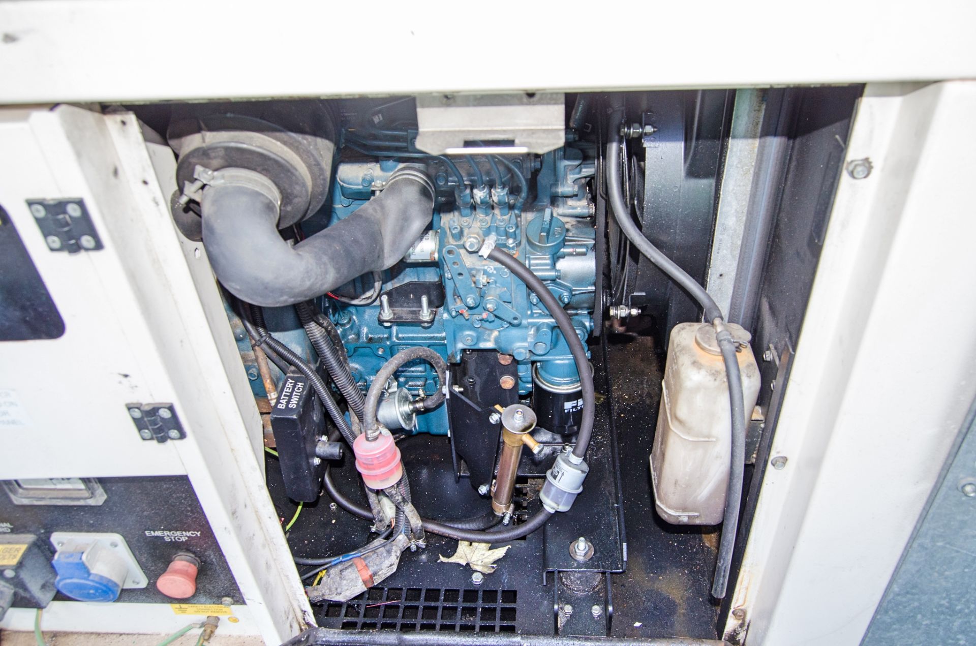 24ft x 9ft steel anti-vandal welfare site unit Comprising of: Canteen area, drying room, office, - Image 10 of 10