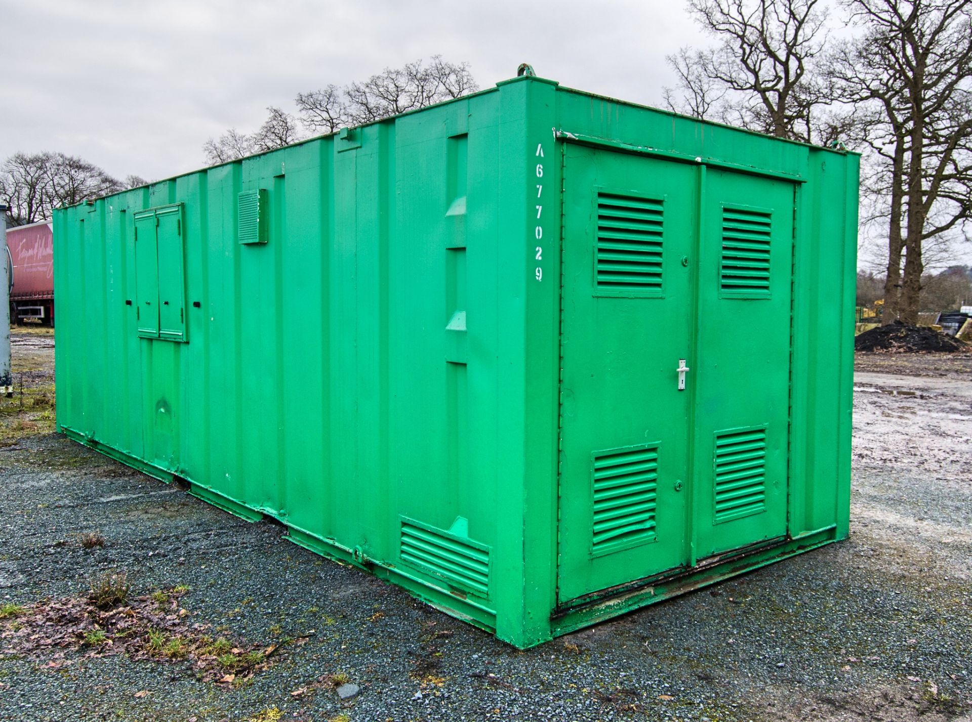 24ft x 9ft steel anti vandal welfare site unit Comprising of: Canteen area, drying room, office, - Image 3 of 11
