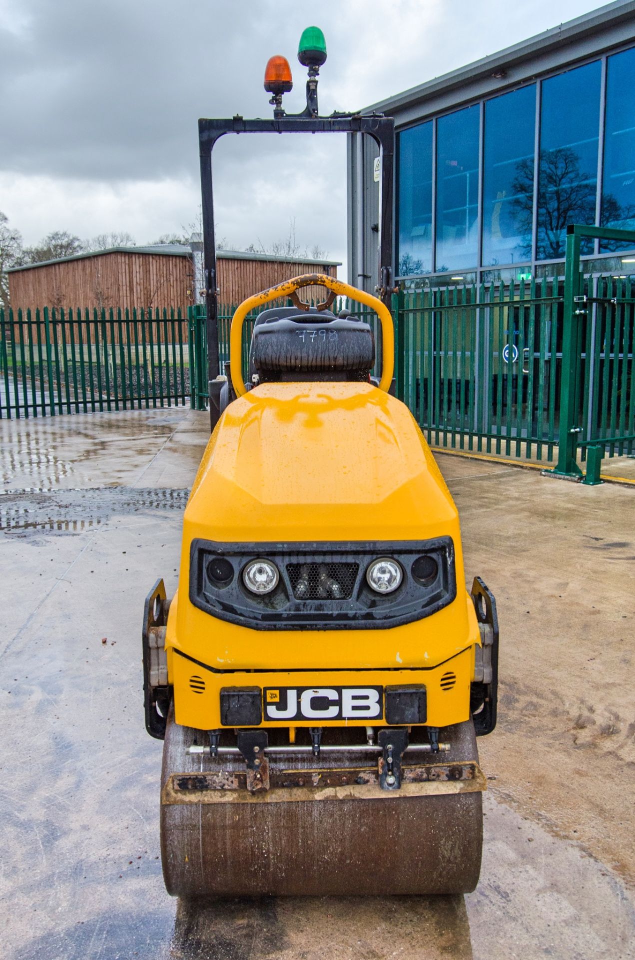 JCB CT160-80 double drum ride on roller Year: 2021 S/N: 2899274 Recorded Hours: 204 7798  c/w - Image 5 of 19