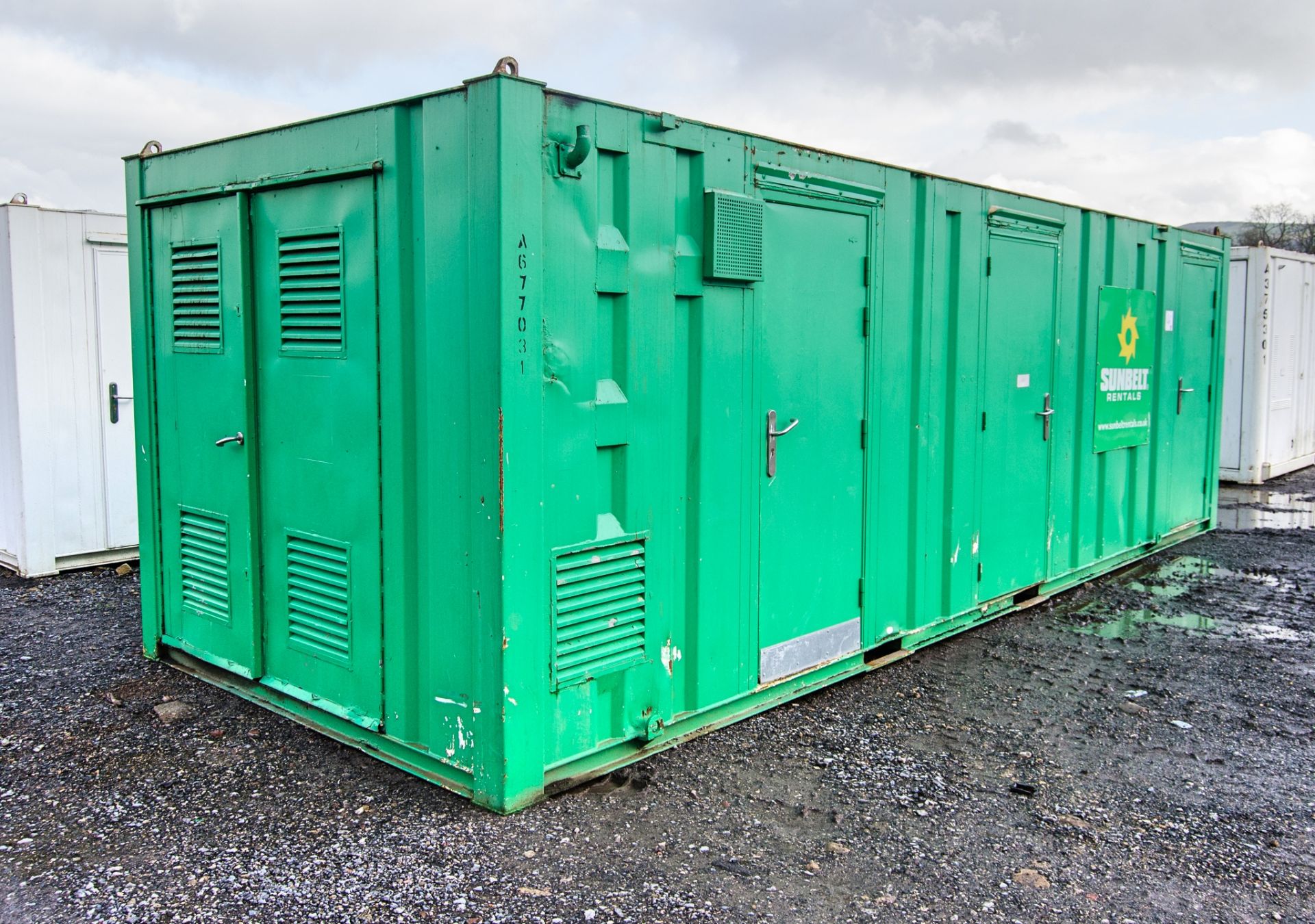 24ft x 9ft steel anti-vandal welfare site unit Comprising of: Canteen area, drying room, office, - Image 2 of 11