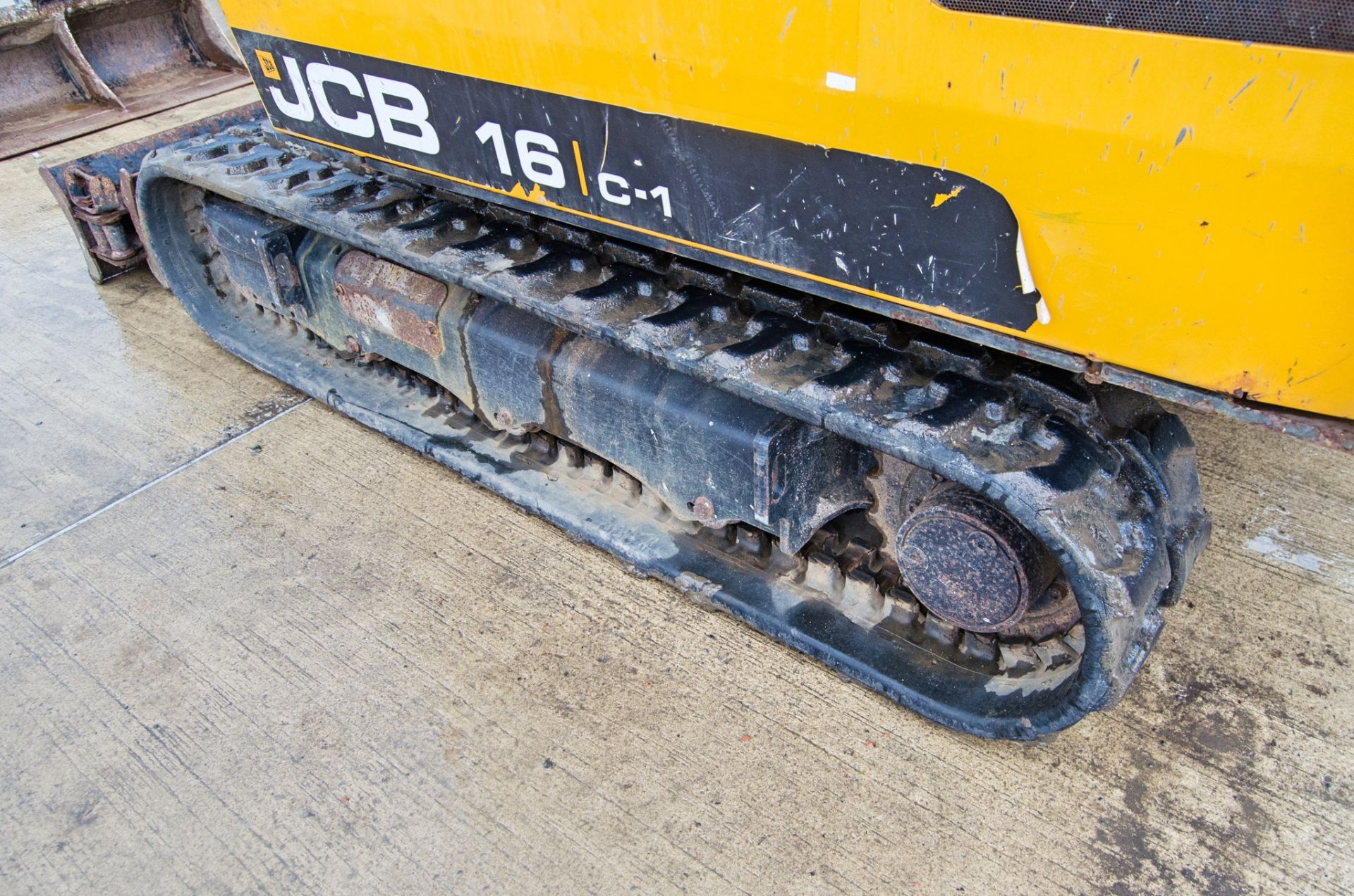 JCB 16C-1 1.6 tonne rubber tracked mini excavator Year: 2018 S/N: 2492810 Recorded Hours: 174 blade, - Image 11 of 26