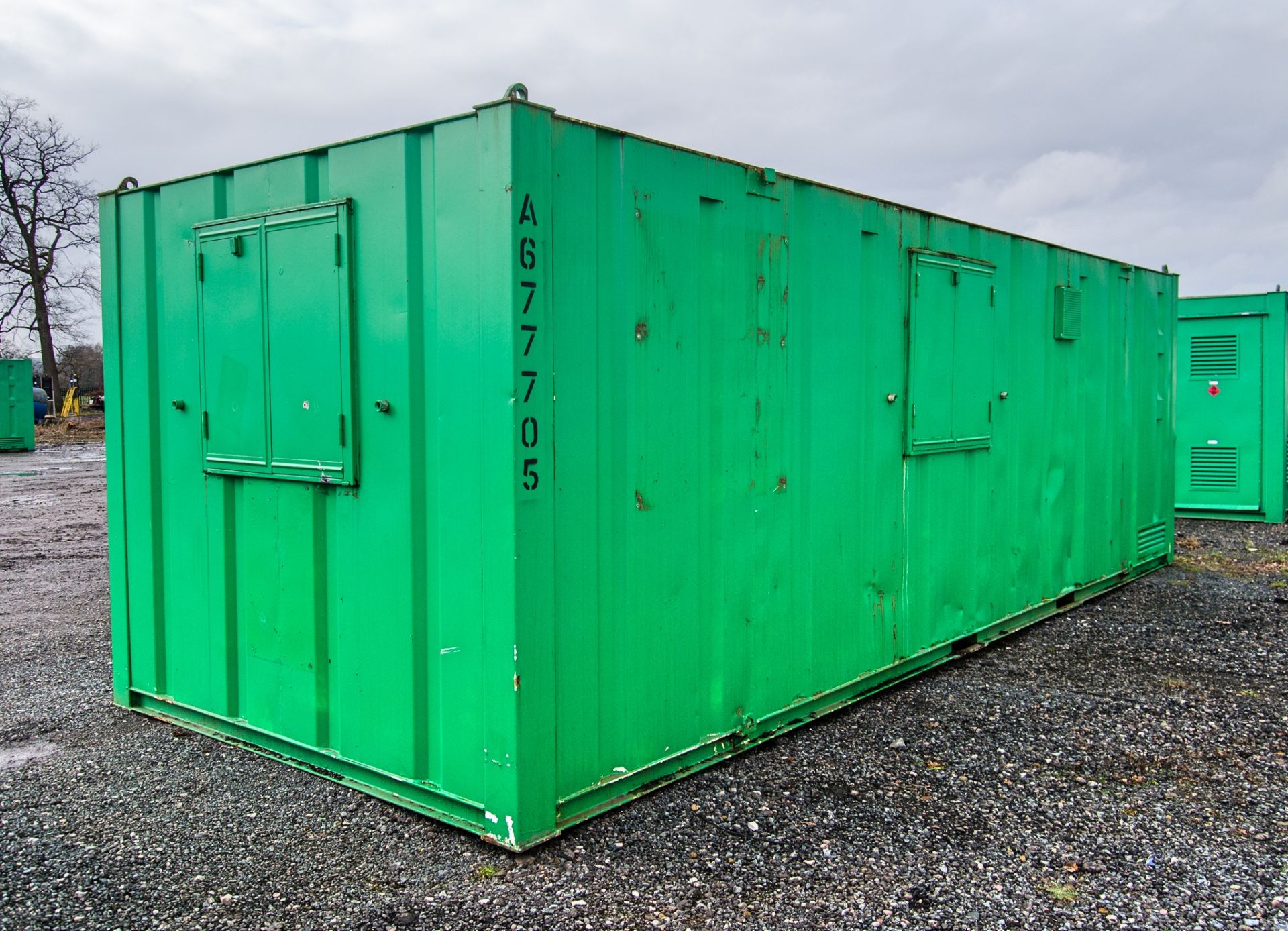 24ft x 9ft steel anti-vandal welfare site unit Comprising of: Canteen area, drying room, office, - Image 4 of 10