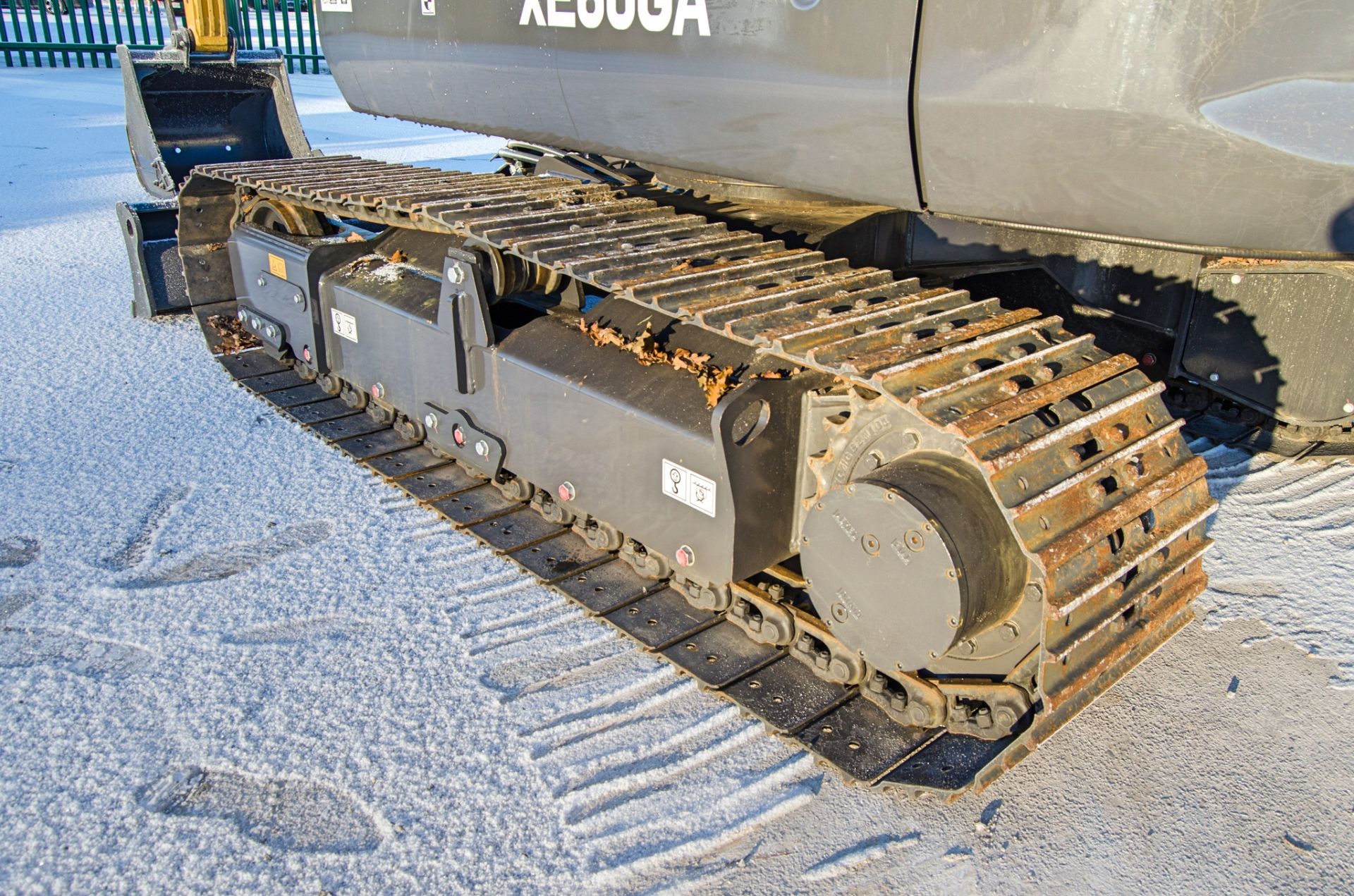 XCMG XE60GA 6 tonne steel tracked excavator Year: 2025 S/N: ESKA21827 Recorded Hours: 15 blade, - Image 9 of 28