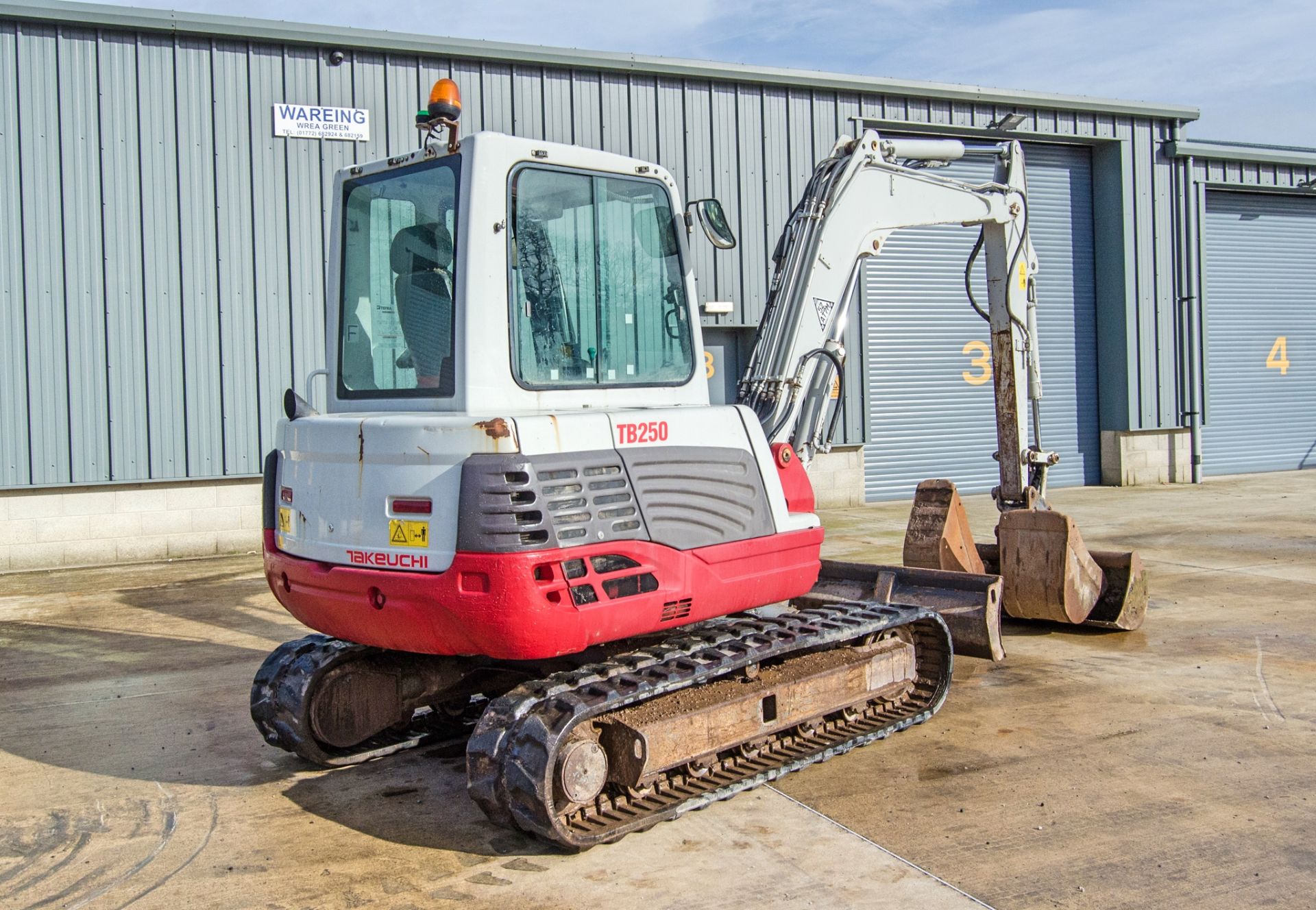 Takeuchi TB250 5 tonne rubber tracked excavator Year: 2018 S/N: 125005975 Recorded Hours: 5236 ( - Image 4 of 27