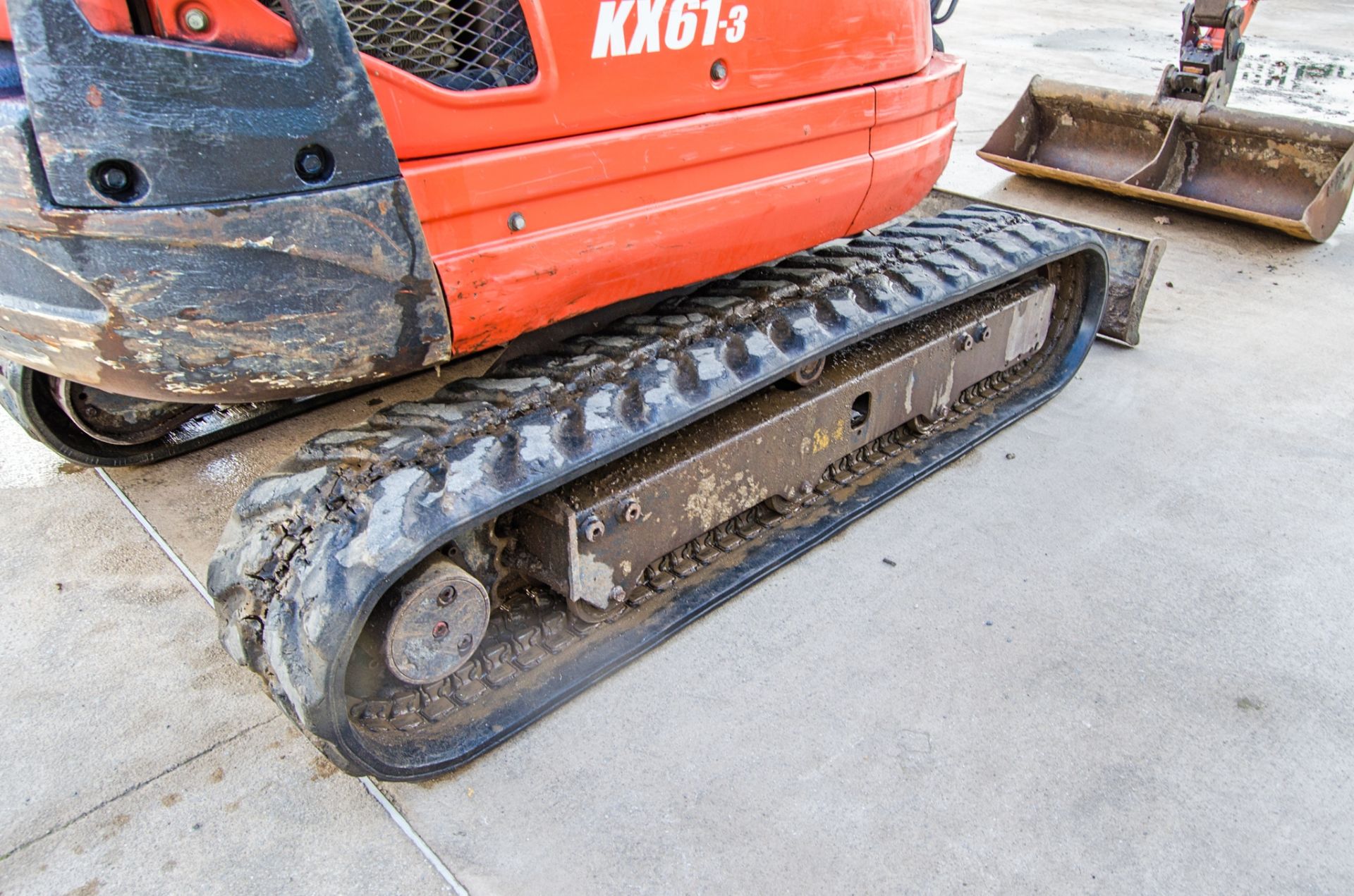 Kubota KX61-3 2.6 tonne rubber tracked excavator Year: 2015 S/N: 81783 Recorded Hours: 3857 blade. - Image 9 of 24