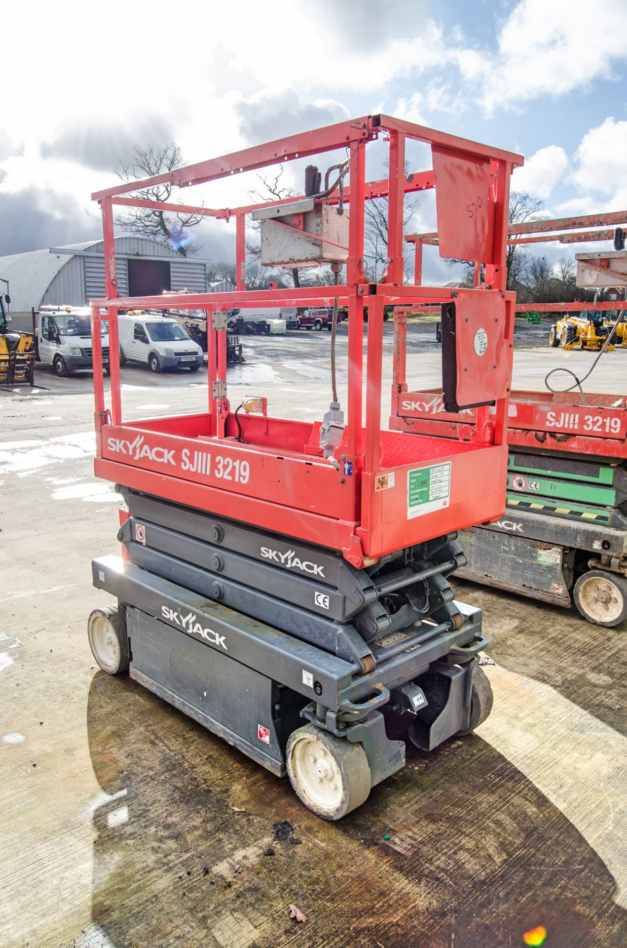 Skyjack SJIII 3219 battery electric scissor lift access platform Year: 2014 S/N: 22067740 HYP327 - Image 2 of 7