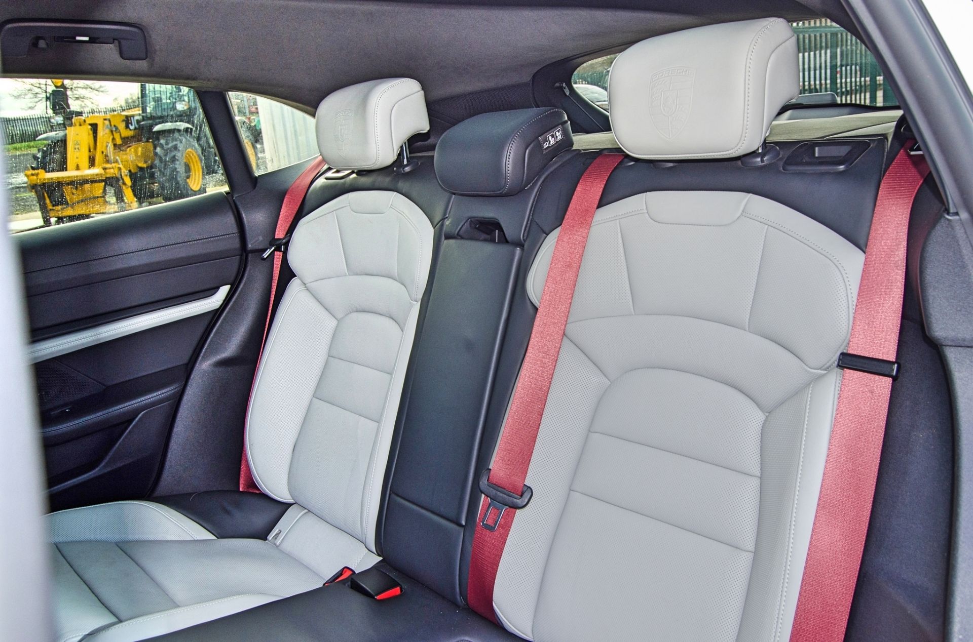 2023 Porsche Taycan Turbo Cross Turismo 500KW 93KWH electric automatic 5 seat hatchback - Image 27 of 40