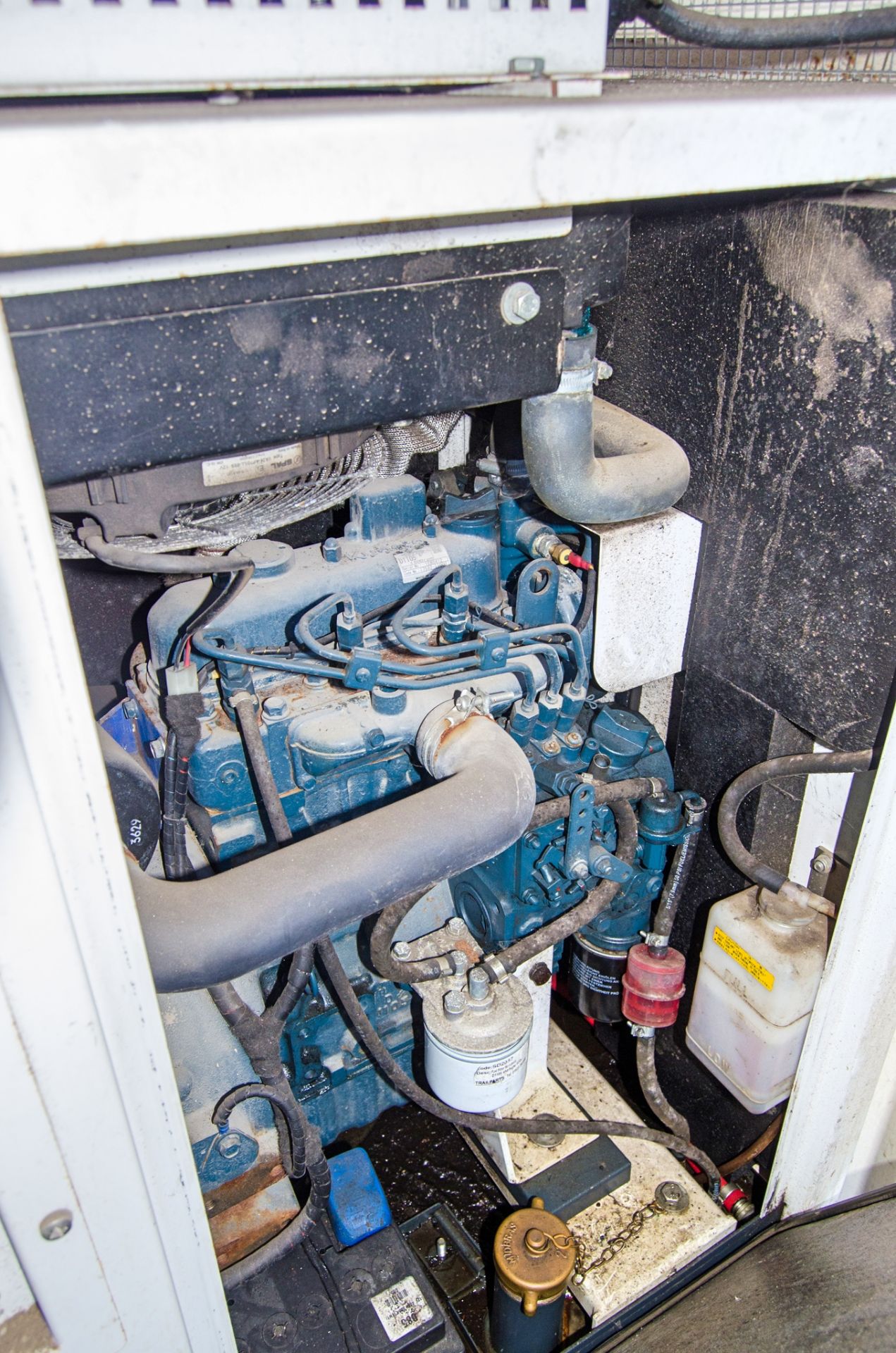 21ft x 9ft steel anti-vandal welfare site unit Comprising of: Canteen area, drying room, toilet & - Image 10 of 10