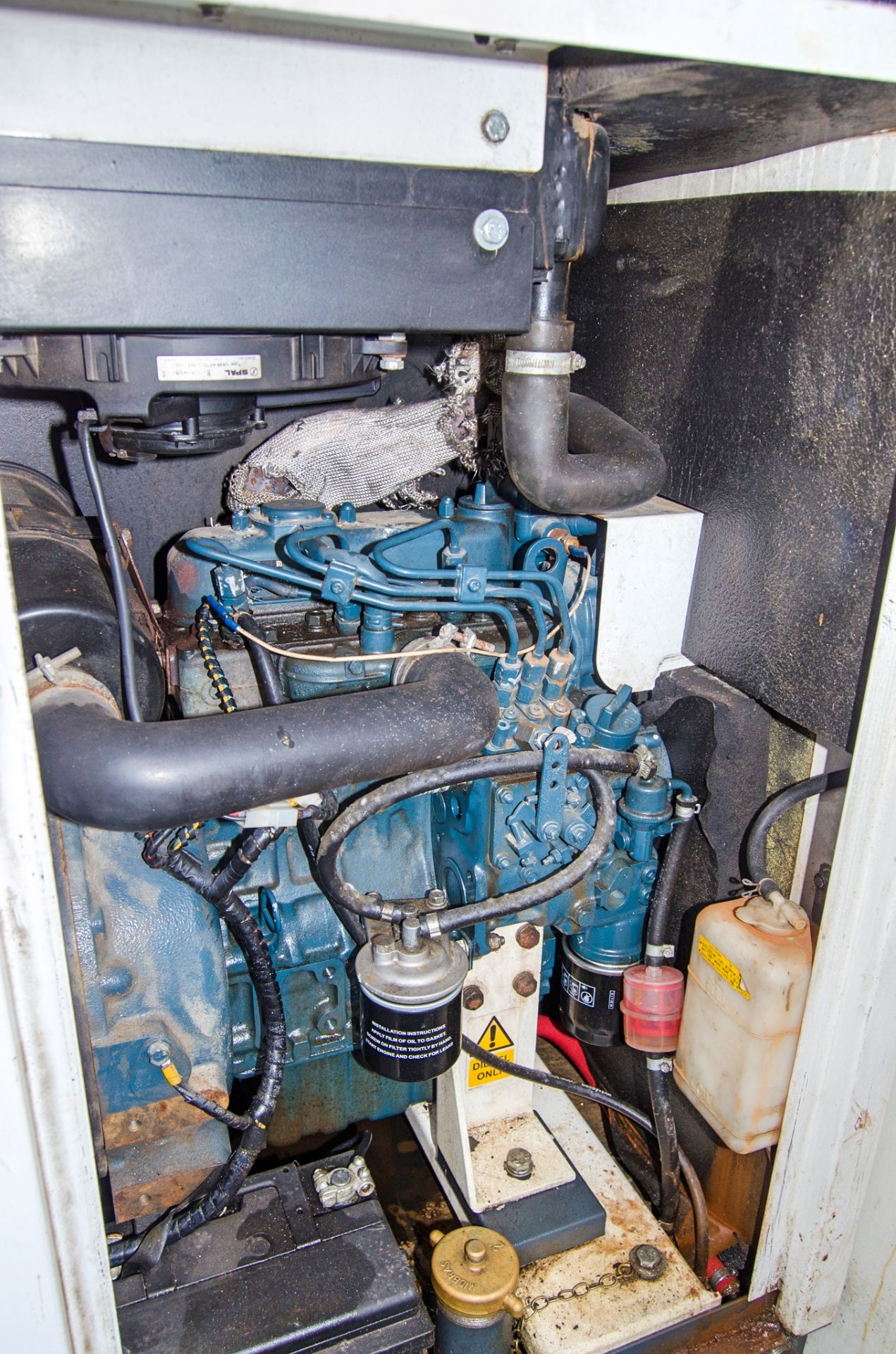 24ft x 9ft steel anti-vandal welfare site unit Comprising of: Canteen area, drying room, office, - Image 11 of 11