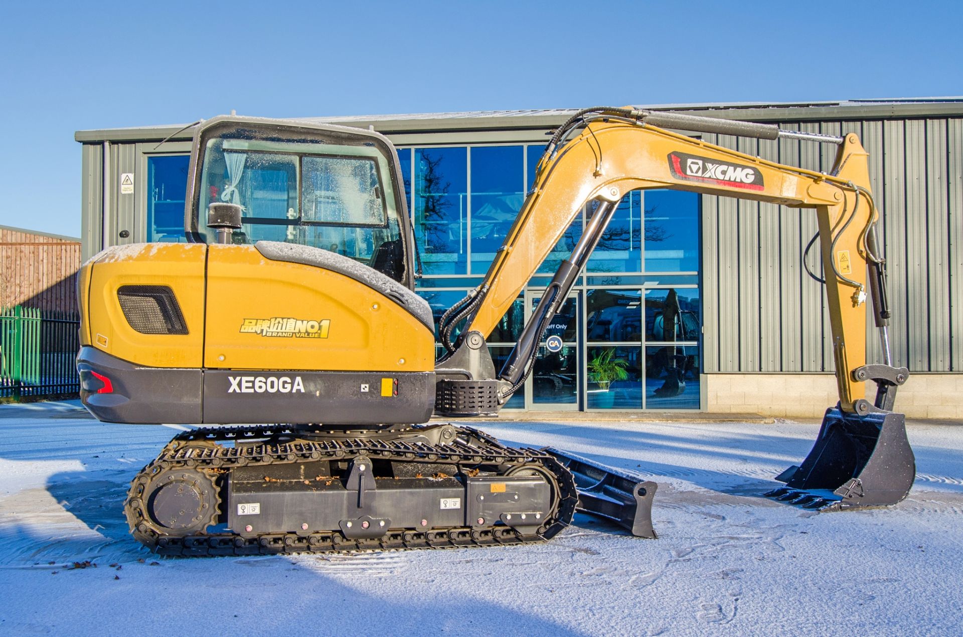 XCMG XE60GA 6 tonne steel tracked excavator Year: 2025 S/N: ESKA21827 Recorded Hours: 15 blade, - Image 8 of 28