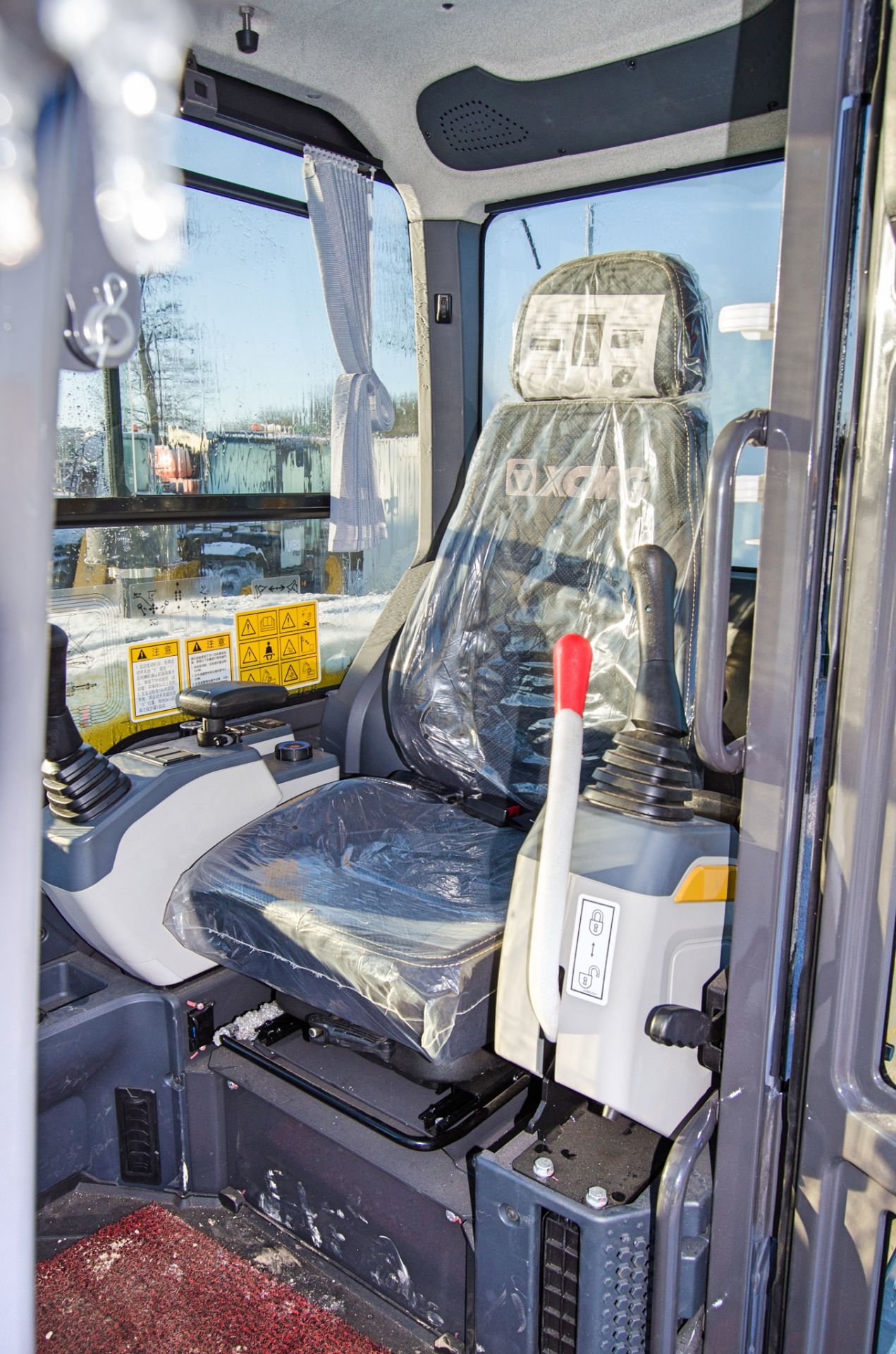 XCMG XE60GA 6 tonne steel tracked excavator Year: 2025 S/N: ESKA21827 Recorded Hours: 15 blade, - Image 19 of 28