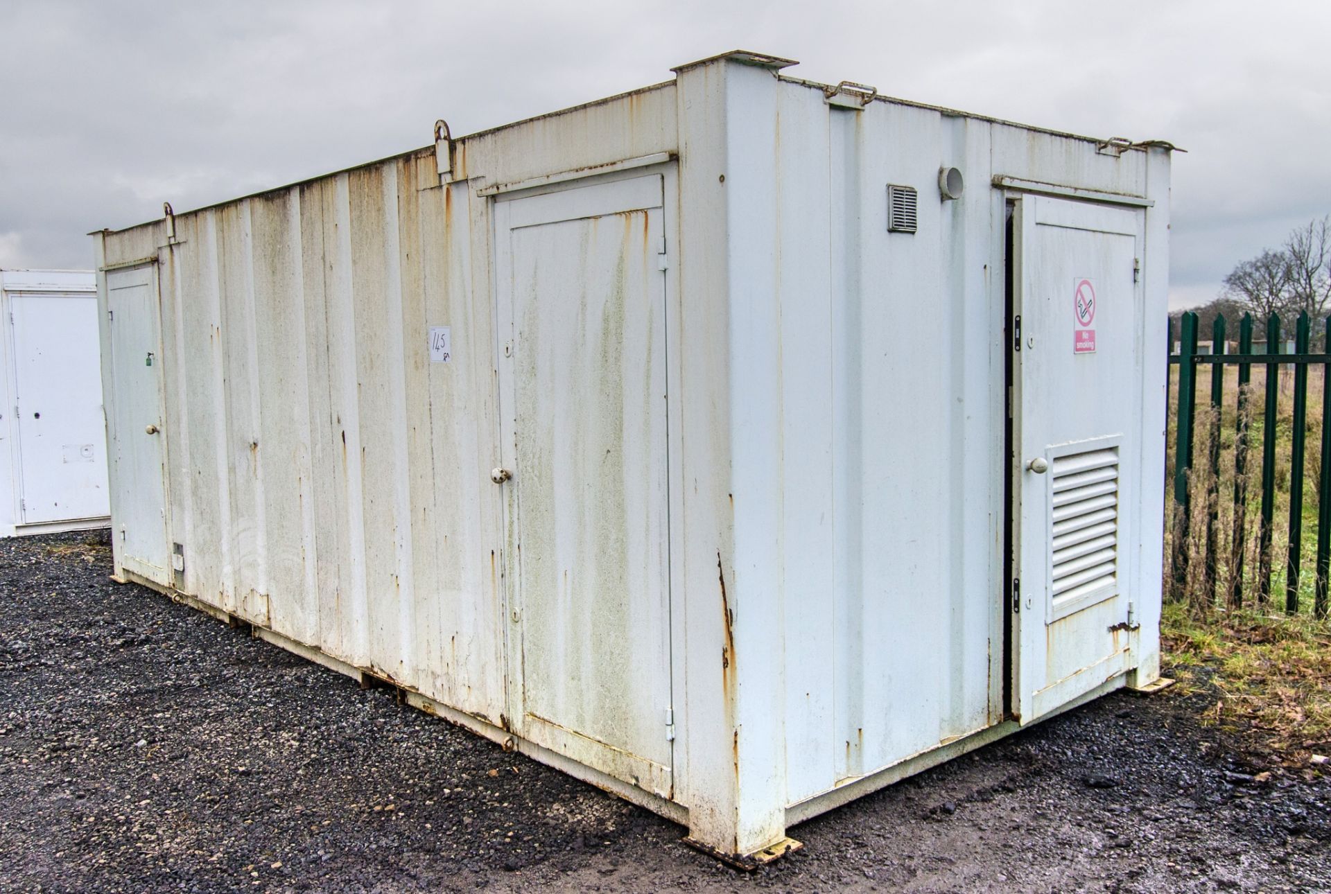 21ft x 9ft steel anti-vandal welfare site unit Comprising of: Canteen area, drying room, toilet &