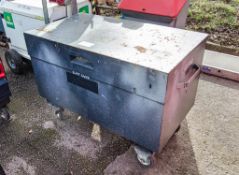 Armorgard Tuffbank steel tool store c/w keys EXP6458