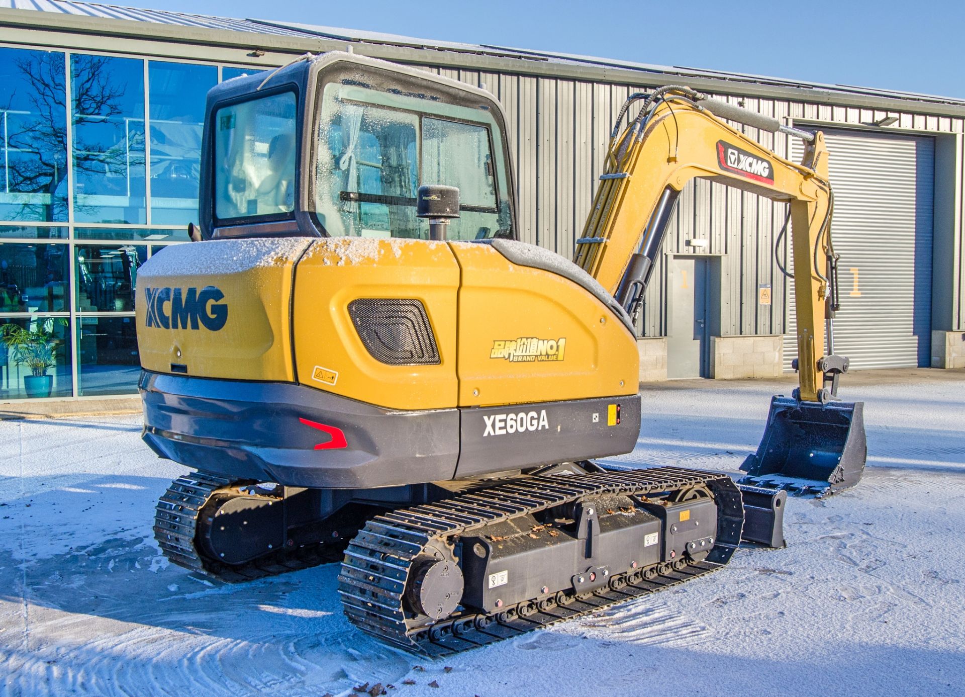 XCMG XE60GA 6 tonne steel tracked excavator Year: 2025 S/N: ESKA21827 Recorded Hours: 15 blade, - Image 4 of 28