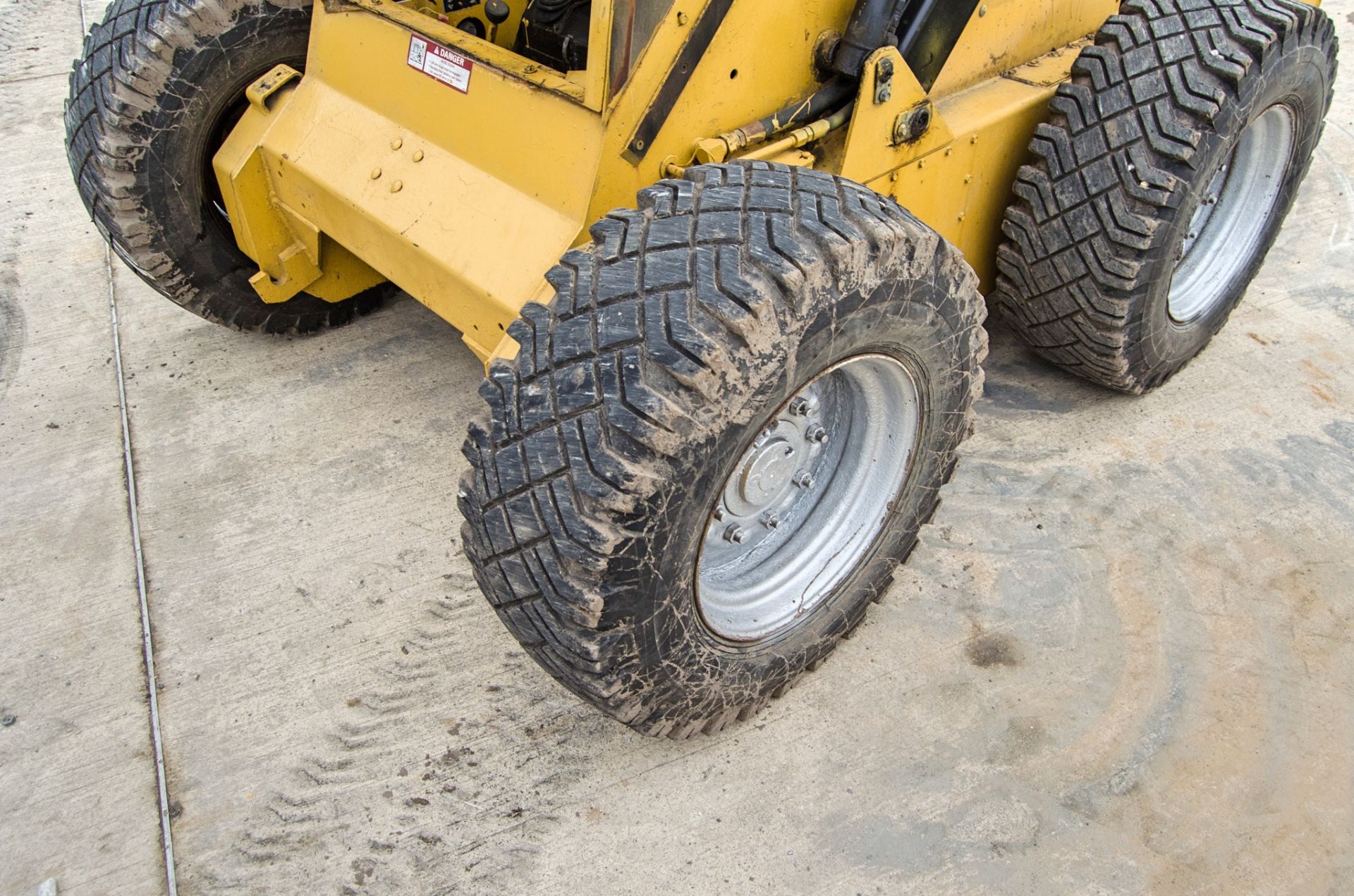 Ford L785 diesel driven skidsteer loader S/N: 763506 Recorded Hours: 5190 - Image 12 of 21
