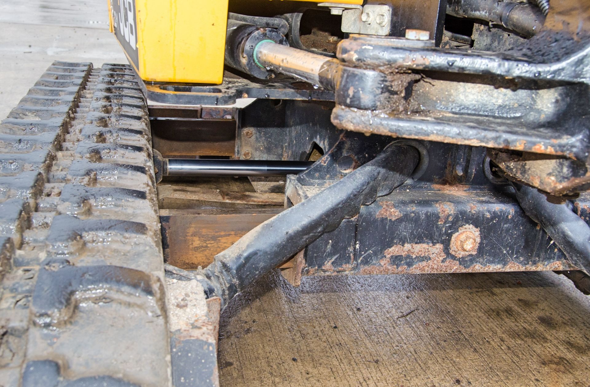 JCB 16C-1 1.6 tonne rubber tracked mini excavator Year: 2018 S/N: 2492810 Recorded Hours: 174 blade, - Image 20 of 26
