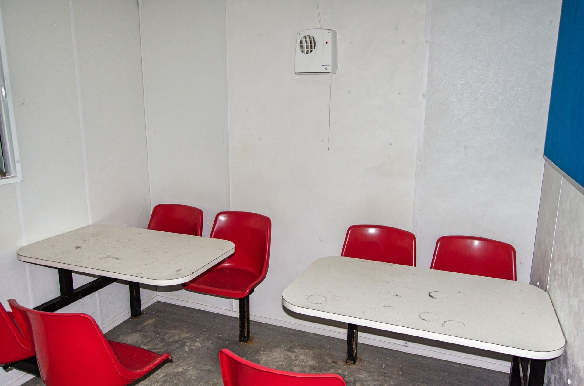 24ft x 9ft steel anti-vandal welfare site unit Comprising of: Canteen area, drying room, office, - Image 5 of 11