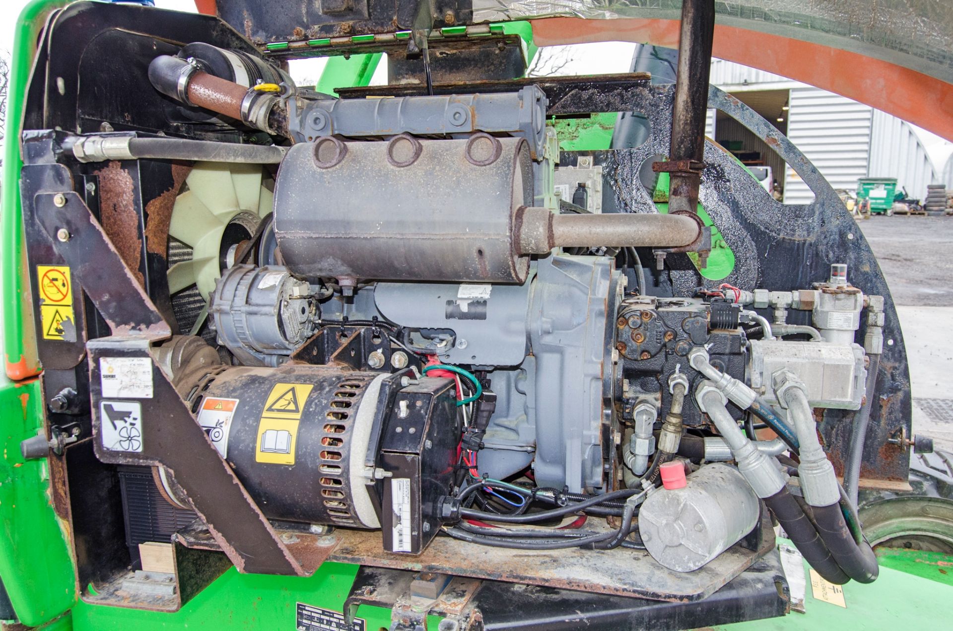 JLG 450 AJ diesel driven 4 wheel drive articulated boom access platform Year: 2014 S/N: E300002054 - Image 17 of 19