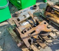 Hydraulic bucket swivel attachment to suit 13 tonne excavator