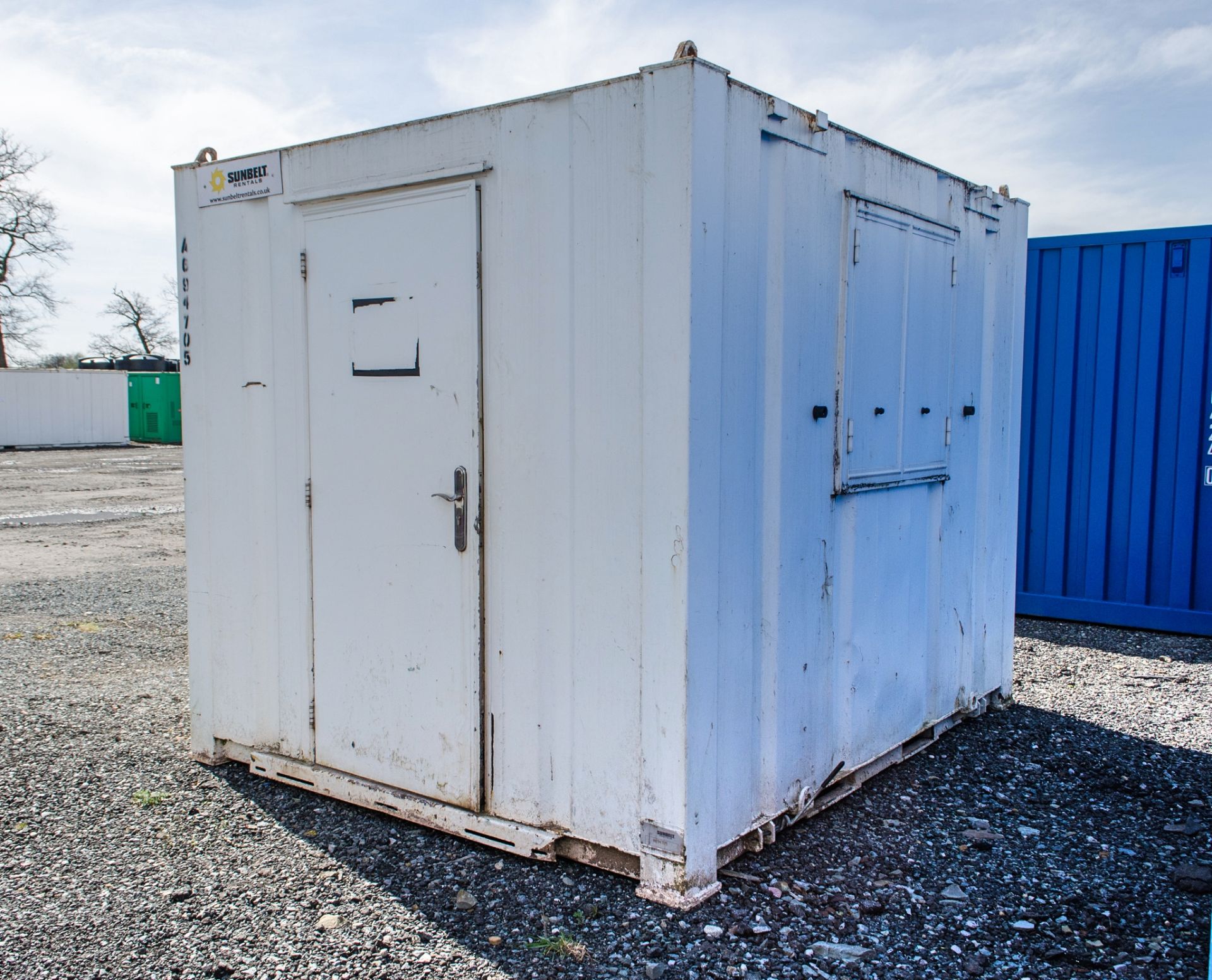 10ft x 8ft Site office.  A694705 c/w Key