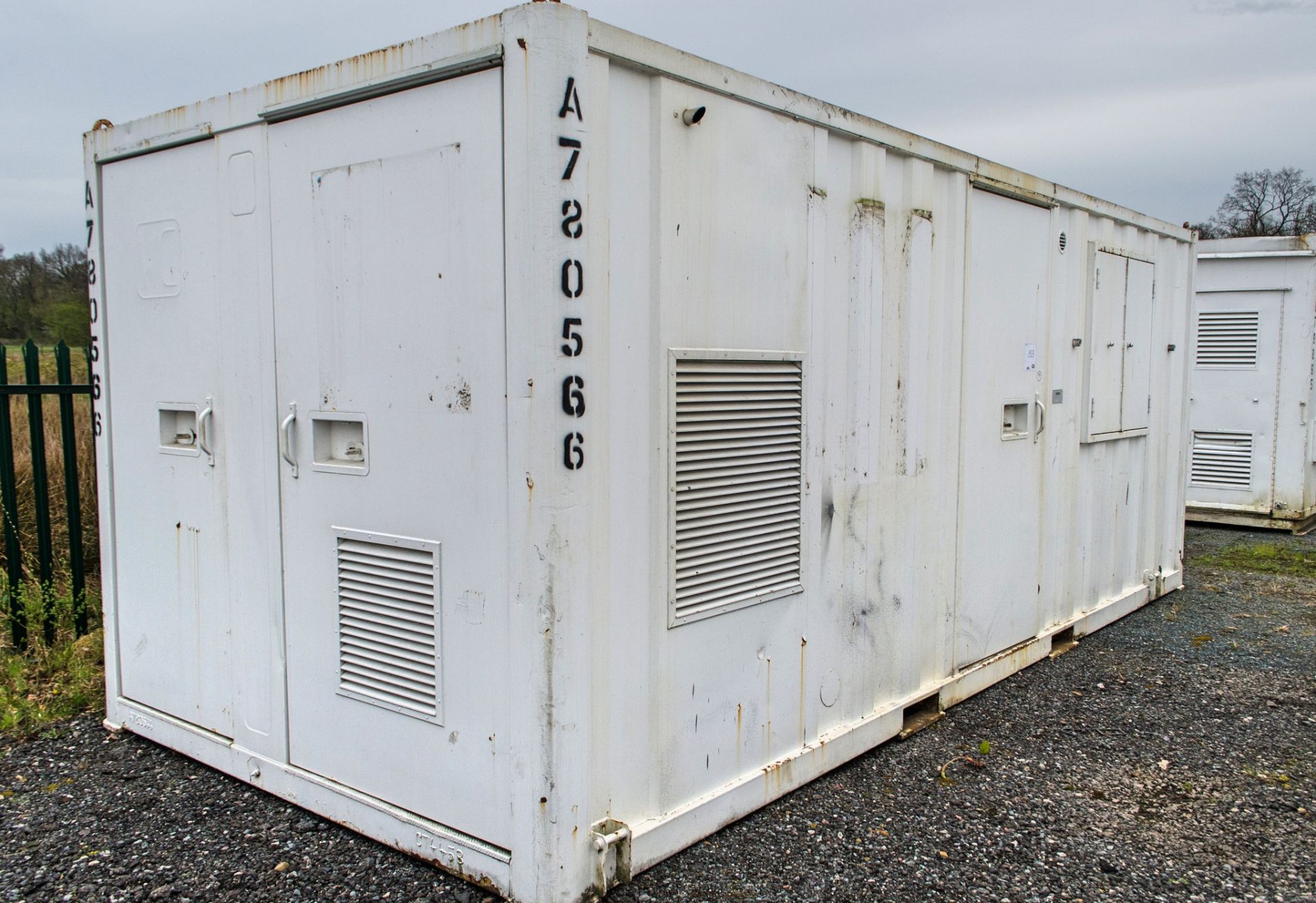 21ft x 9ft steel anti-vandal welfare site unit Comprising: canteen area, drying room,  office, - Image 2 of 11