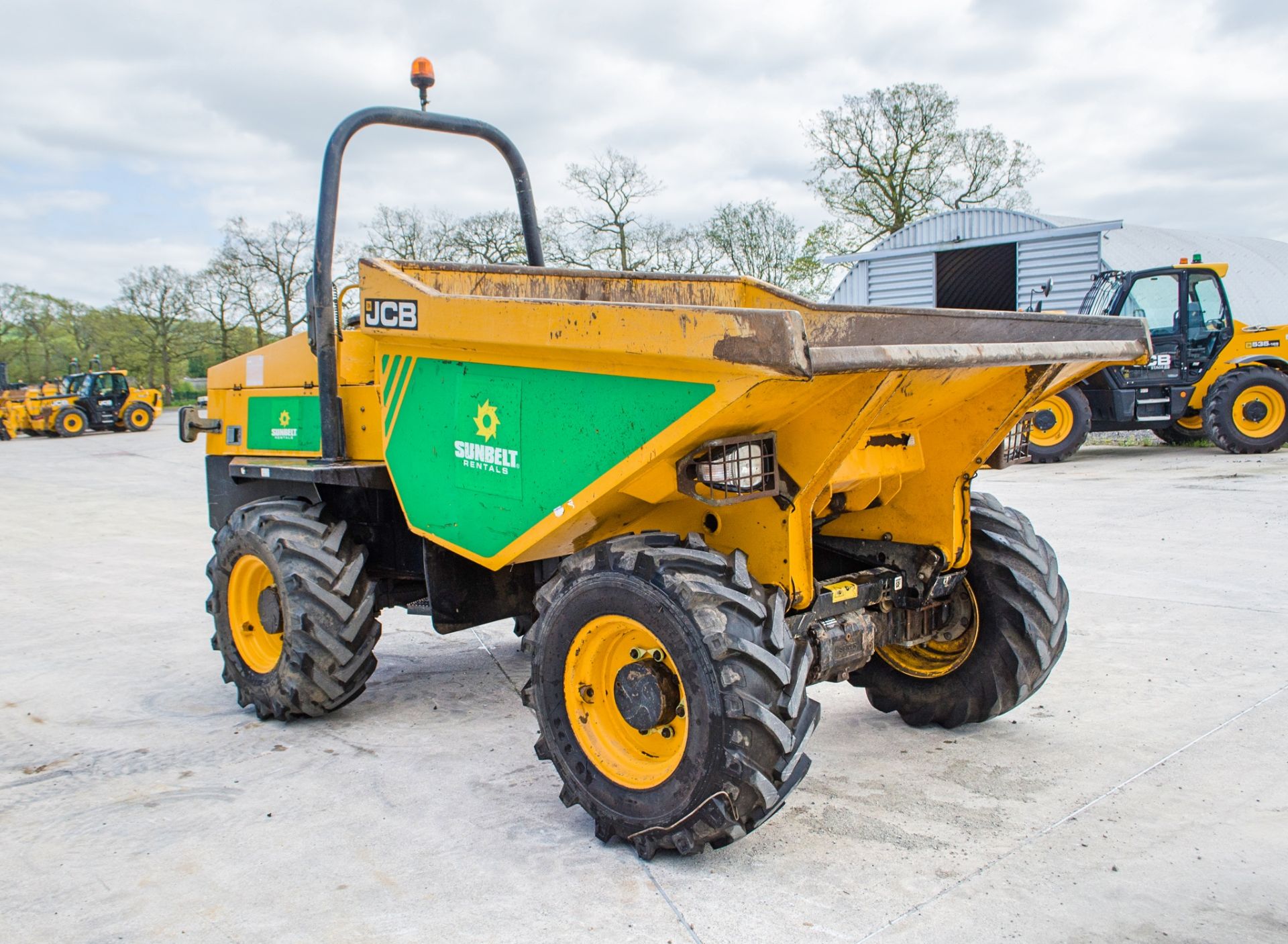 JCB 6 tonne straight skip dumper Year: 2016 S/N: EGGRK0163 Recorded Hours: 3234 A727178 - Image 2 of 25