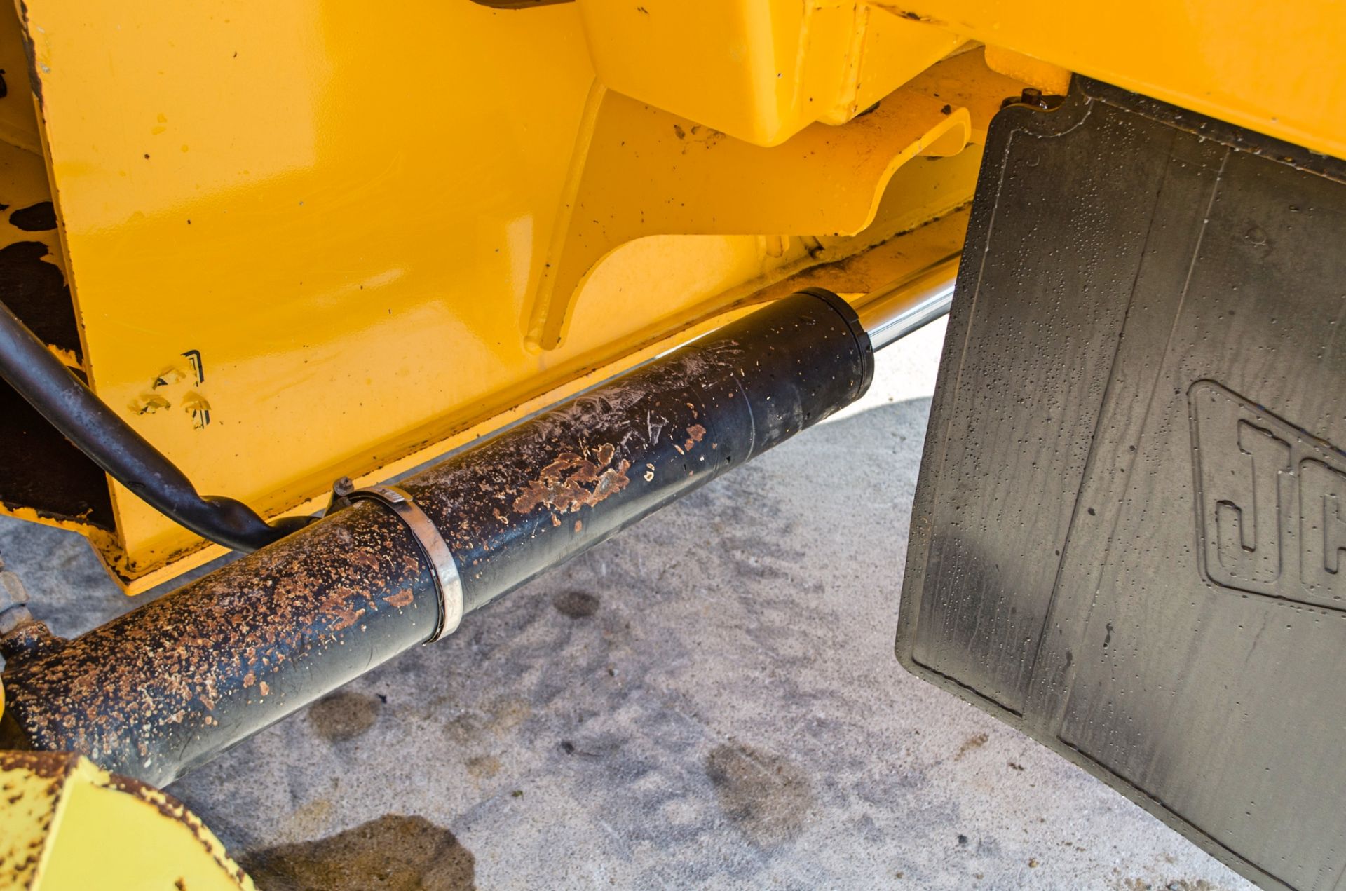 JCB 9T-2 Stage V 9 tonne straight skip dumper Year: 2021 S/N: 3030480 Recorded Hours: 1448 c/w - Image 14 of 24