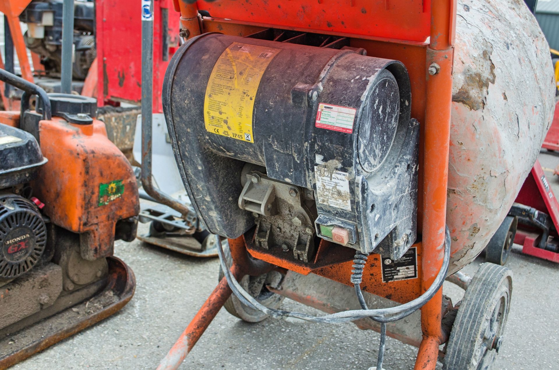 Belle Minimix 150 110v cement mixer A1090739 - Image 3 of 3