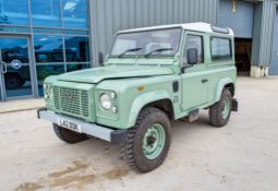 Land Rover Defender 90 200 TDi 4 wheel drive 2495cc diesel 5 speed manual utillity vehicle