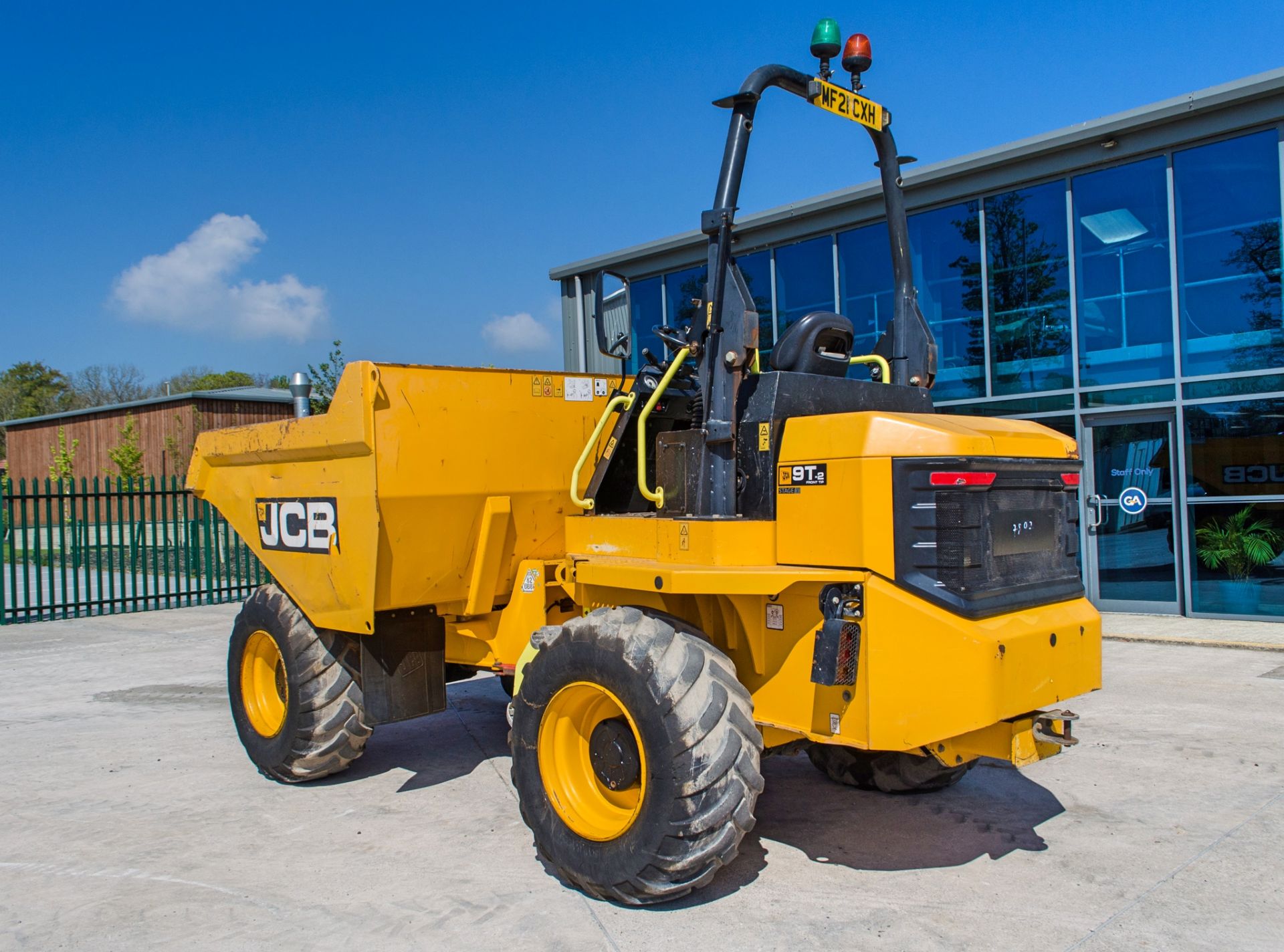 JCB 9T-2 Stage V 9 tonne straight skip dumper Year: 2021 S/N: 3030634 Recorded Hours: 1440 c/w - Image 4 of 24