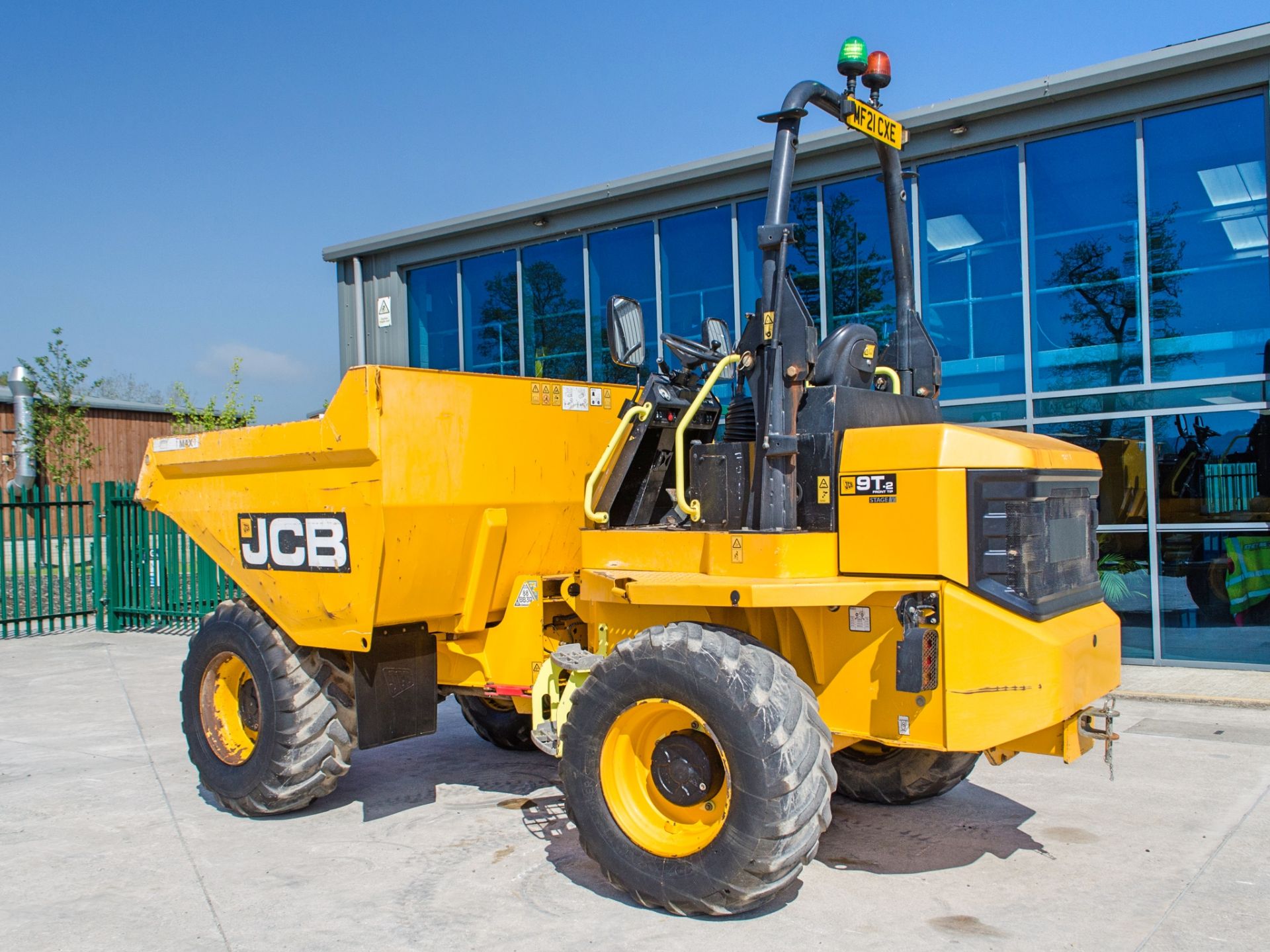 JCB 9T-2 Stage V 9 tonne straight skip dumper Year: 2021 S/N: 3030480 Recorded Hours: 1448 c/w - Image 3 of 24