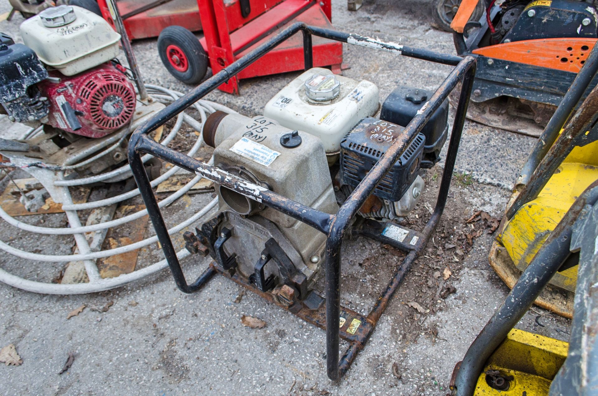 Petrol driven 4 inch water pump - Image 2 of 3