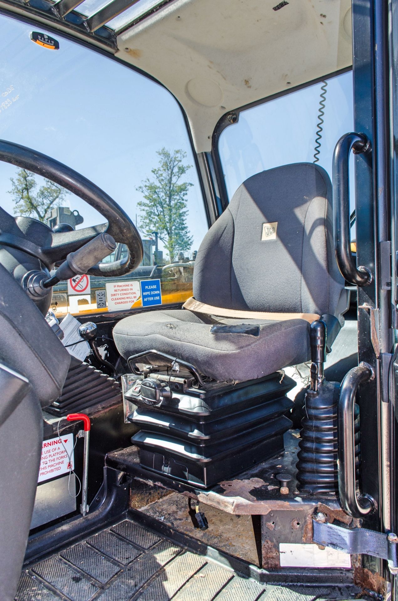 JCB 535-125 T4 IV Hi-Viz 12.5 metre telescopic handler Year: 2017 S/N: 2568790 Recorded Hours: - Image 17 of 22