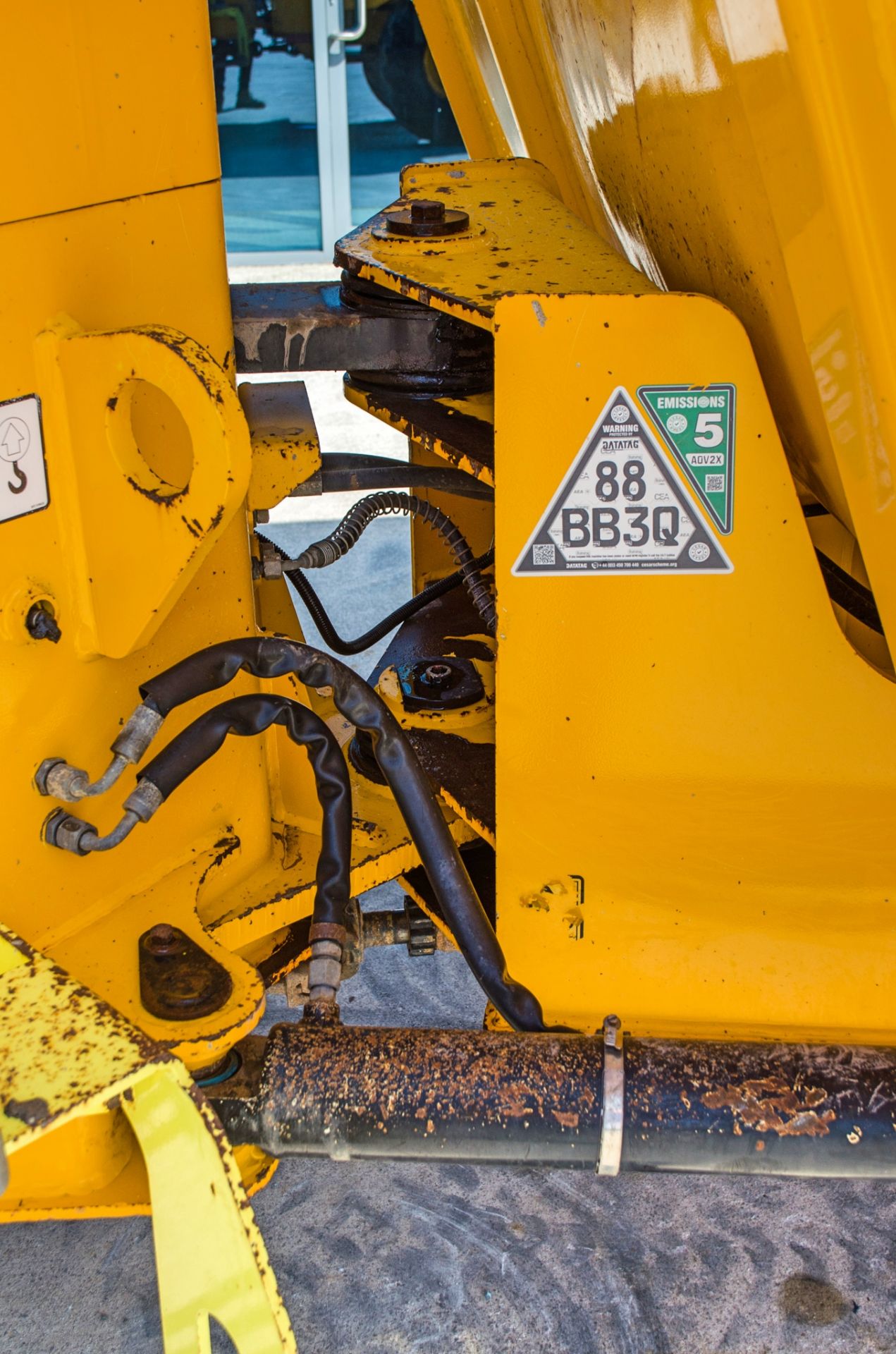 JCB 9T-2 Stage V 9 tonne straight skip dumper Year: 2021 S/N: 3030480 Recorded Hours: 1448 c/w - Image 13 of 24