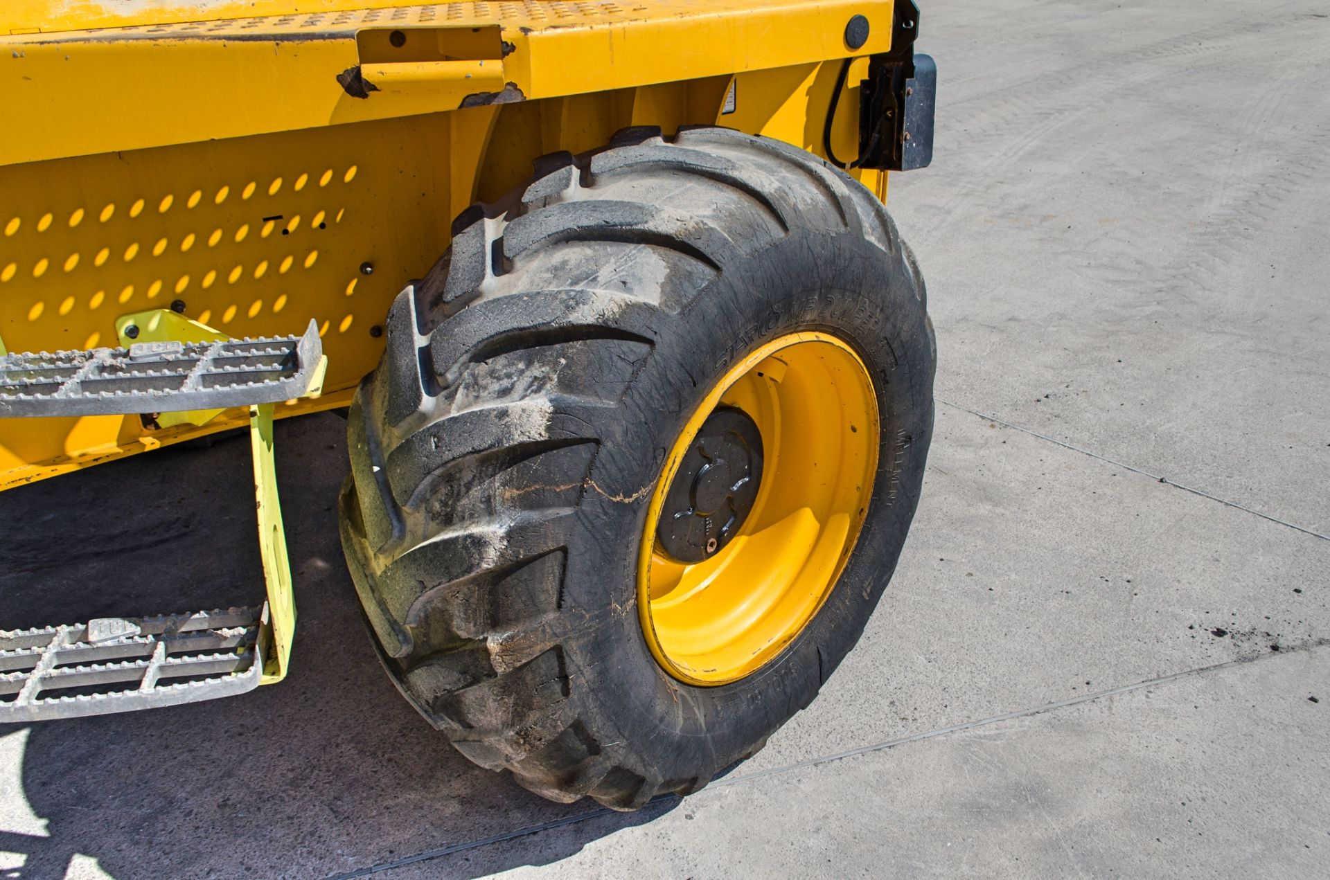 JCB 9T-2 Stage V 9 tonne straight skip dumper Year: 2021 S/N: 3030634 Recorded Hours: 1440 c/w - Image 16 of 24