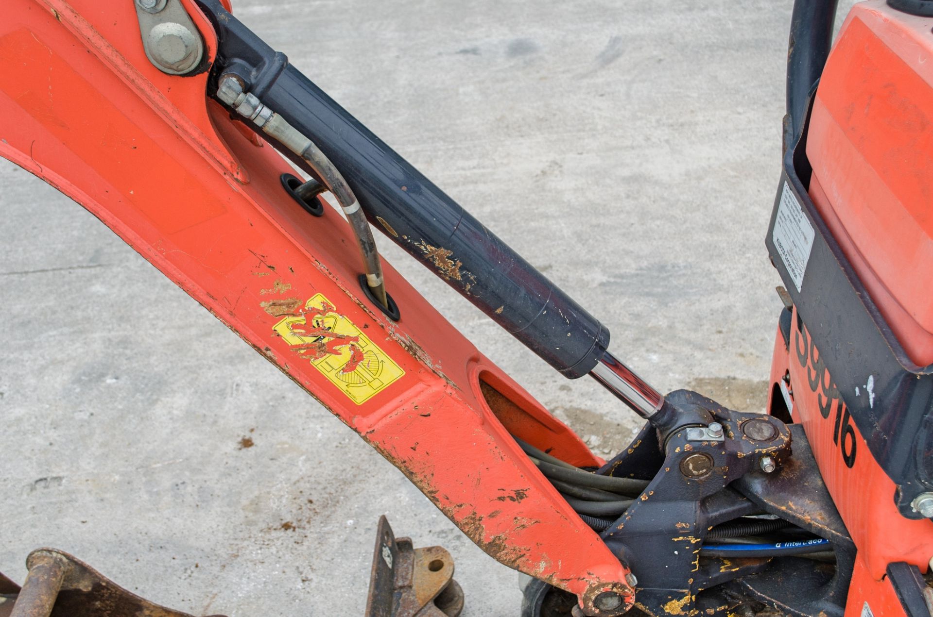 Kubota K008-3 0.8 tonne rubber tracked micro excavator Year: 2018 S/N: 30185 S9916 Recorded Hours: - Image 17 of 25