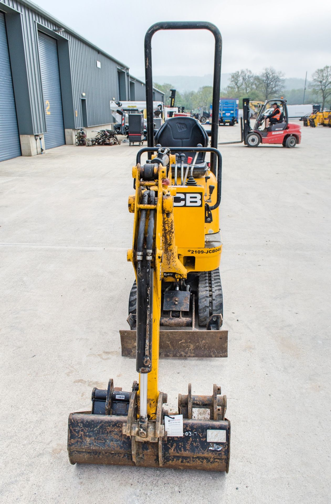 JCB 8008CT 0.8 tonne rubber tracked micro excavator Year: 2021 S/N: 3042006 Recorded Hours: 718 - Image 5 of 25