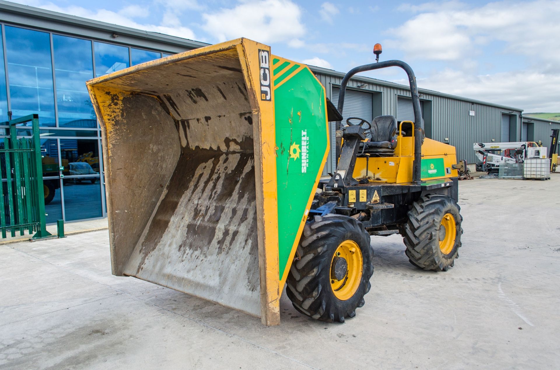 JCB 6 tonne straight skip dumper Year: 2016 S/N: EGGRK0163 Recorded Hours: 3234 A727178 - Image 9 of 25