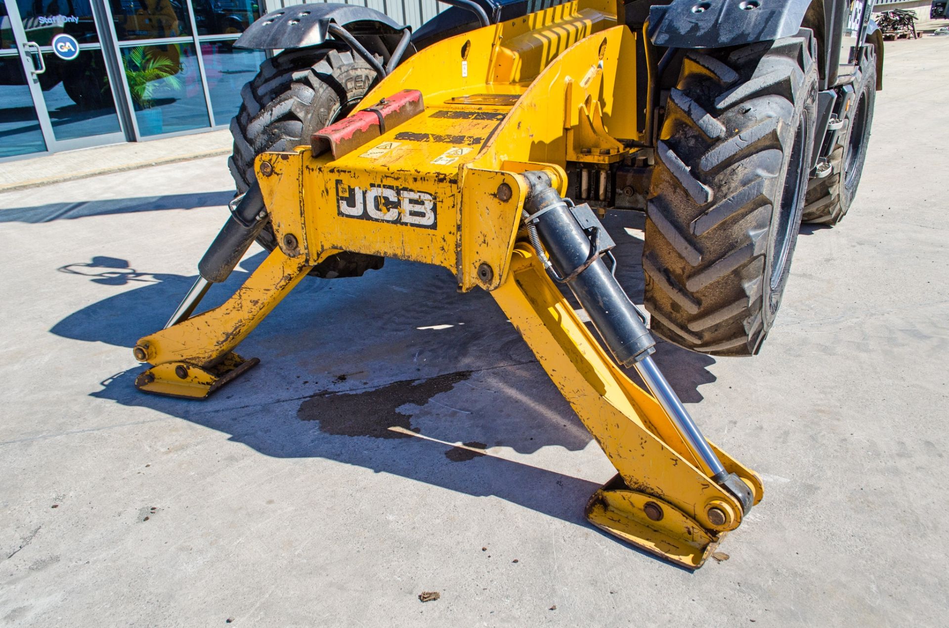 JCB 535-125 T4 IV Hi-Viz 12.5 metre telescopic handler Year: 2017 S/N: 2568790 Recorded Hours: - Image 11 of 22