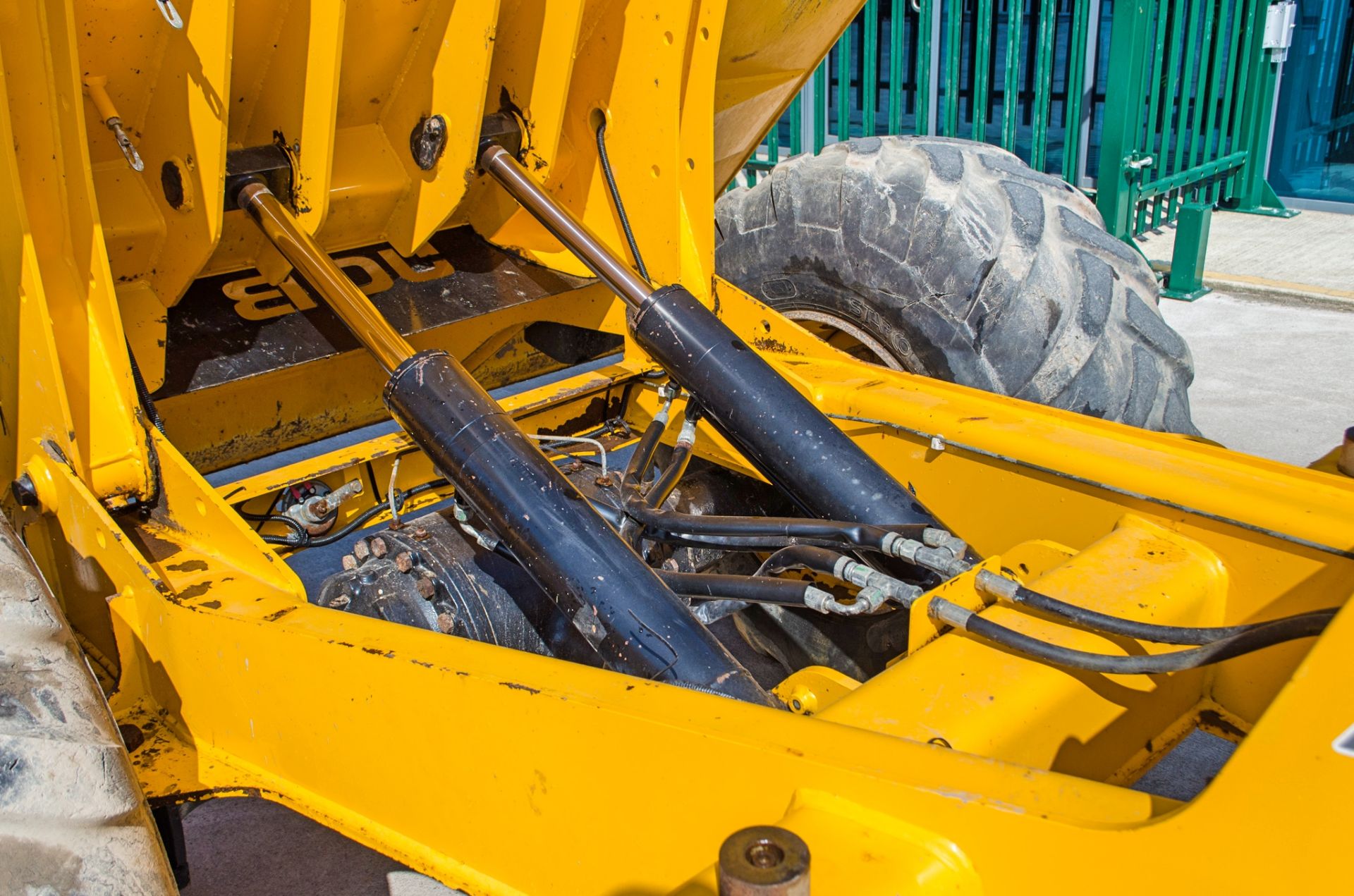 JCB 9T-2 Stage V 9 tonne straight skip dumper Year: 2021 S/N: 3030480 Recorded Hours: 1448 c/w - Image 12 of 24