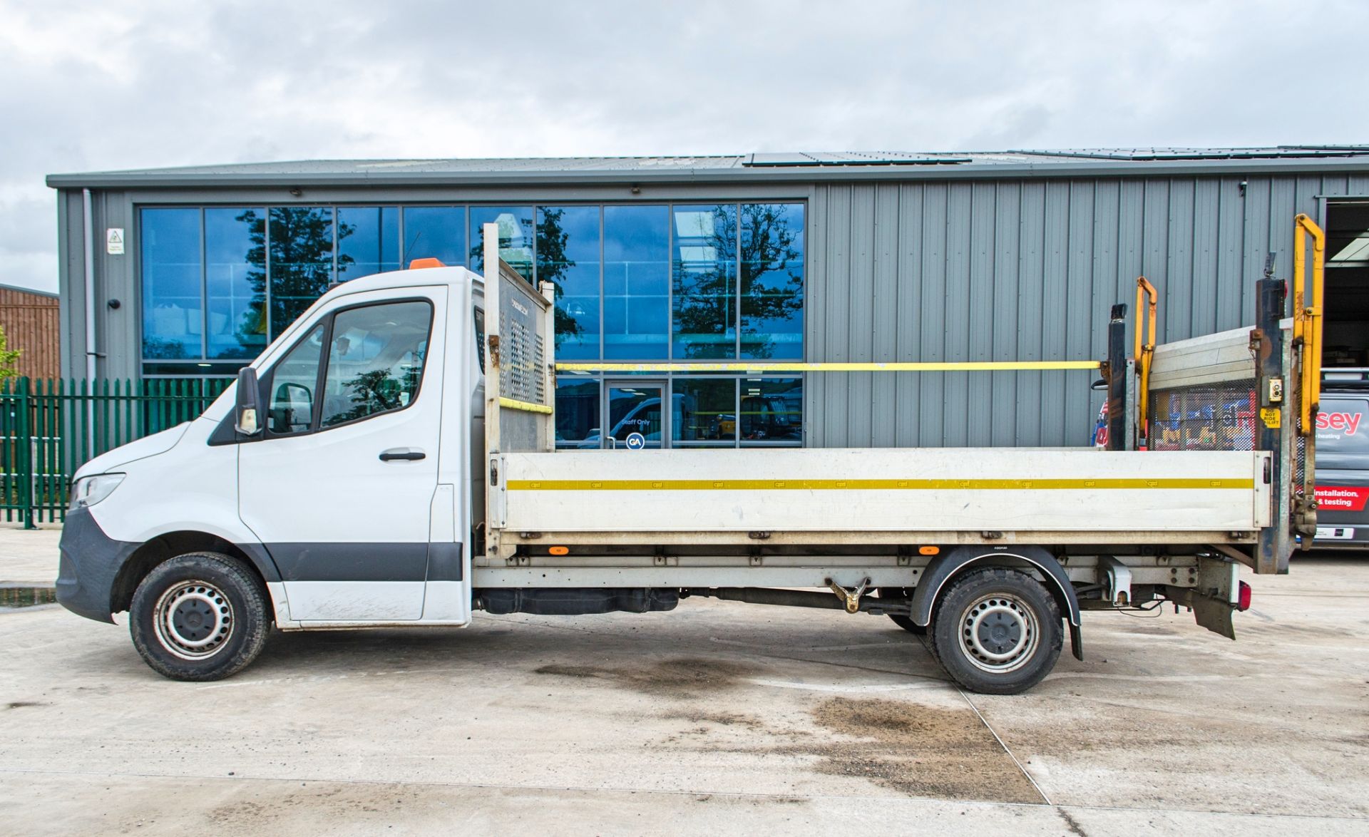 Mercedes Benz Sprinter 314 CDi 2143cc diesel 6 speed manual dropside lorry Registration Number: KM19 - Image 7 of 30