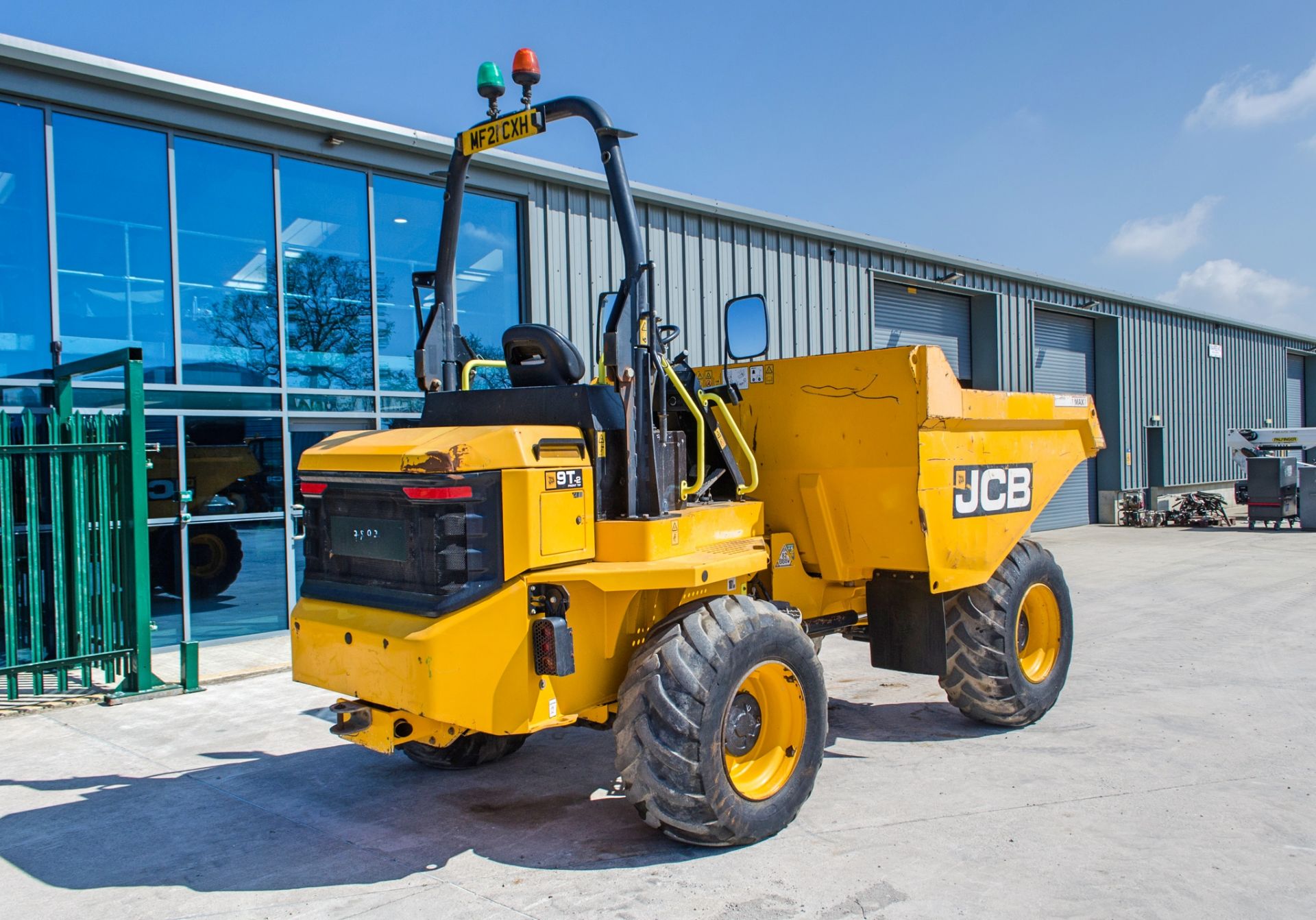 JCB 9T-2 Stage V 9 tonne straight skip dumper Year: 2021 S/N: 3030634 Recorded Hours: 1440 c/w - Image 3 of 24